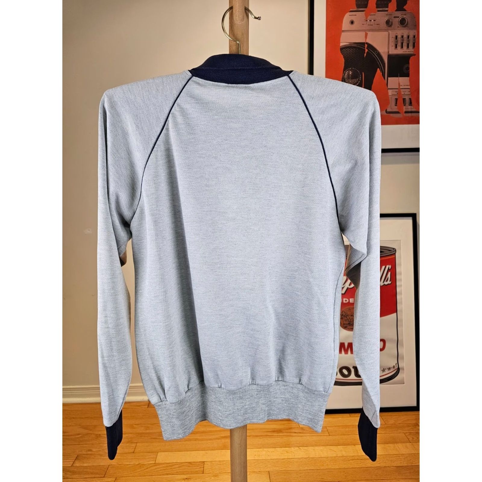 PONY VINTAGE PONY SHIRT GRAY BUTTON SWEATSHIRT SZ MEDIUM MEN Pullover Sweatshirt Long Sleeve Sports 80's 20 INCH NECK TO CUFF 25 INCH TOP TO BOTTOM Size US M / EU 48-50 / 2 - 7 Thumbnail
