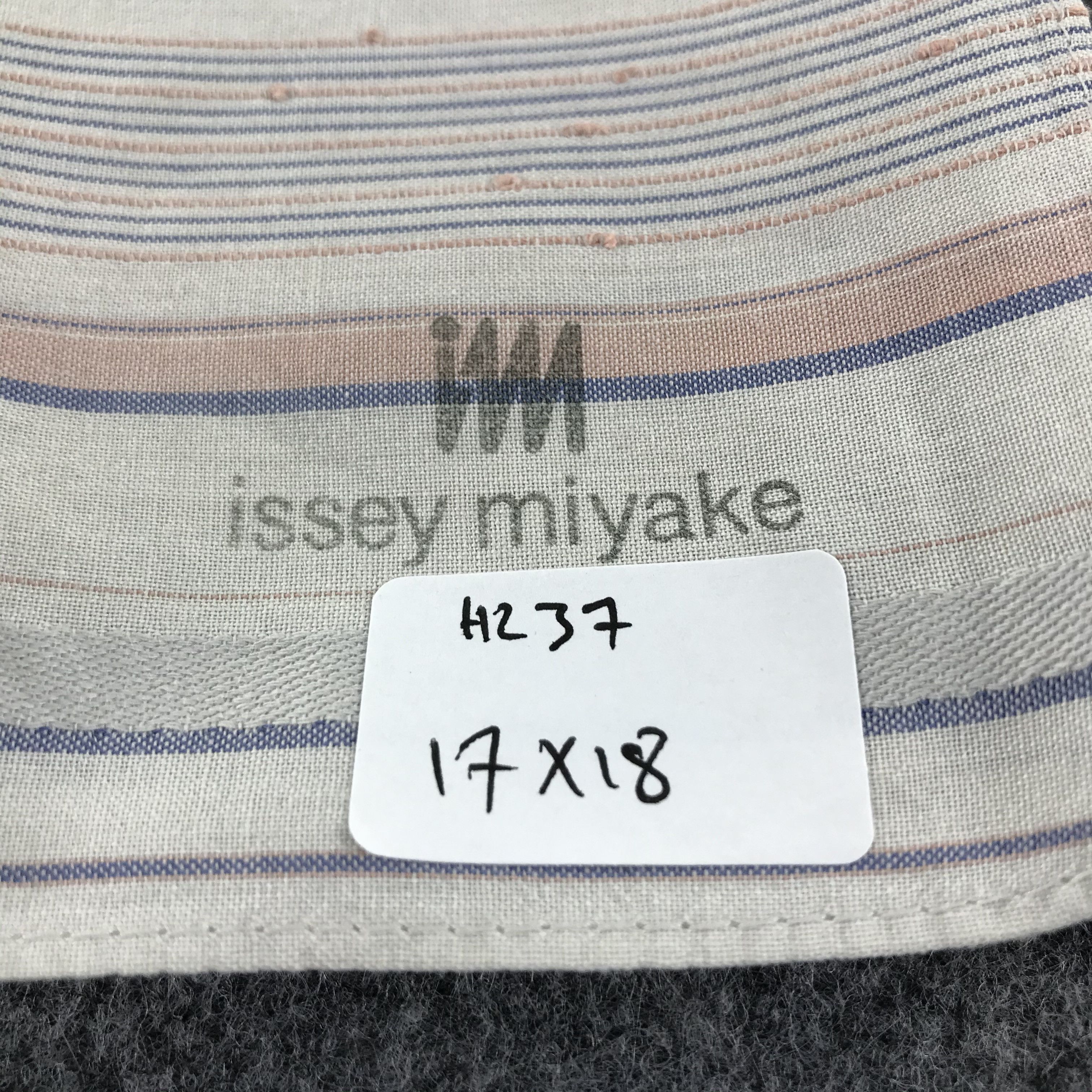 Issey Miyake × Japanese Brand × Vintage Issey Miyake Handkerchief Neckerchief Bandana H237 Size ONE SIZE - 9 Thumbnail