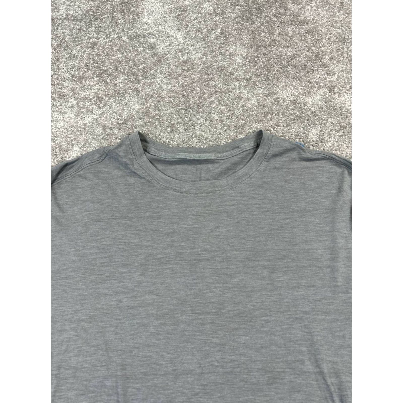 Lululemon Lululemon Shirt Mens Large Gray Running Pullover Size US L / EU 52-54 / 3 - 2 Thumbnail
