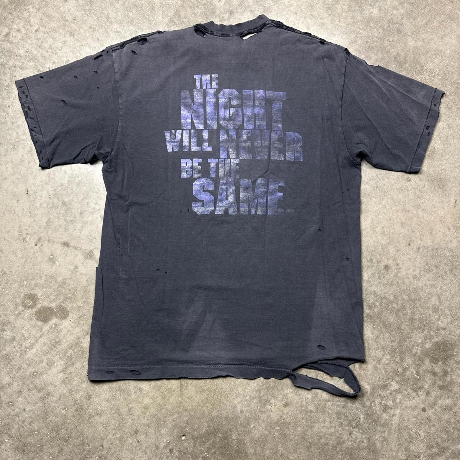 TEE JAYS Gargoyles "The Night Will Never Be The Same" 90's T-Shirt Size US XL / EU 56 / 4 - 2 Thumbnail