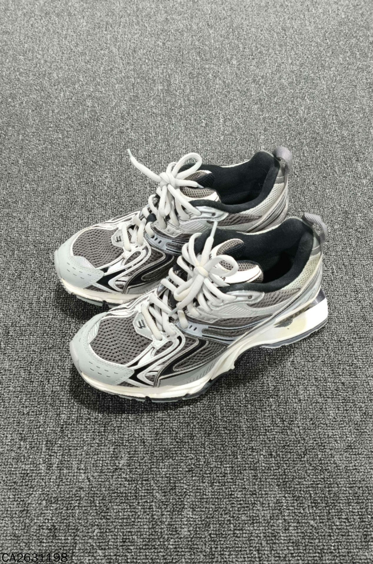 Balenciaga Balenciaga Brown Lowtop Sneakers us_7 Women Size US 7 / IT 37 - 1 Thumbnail