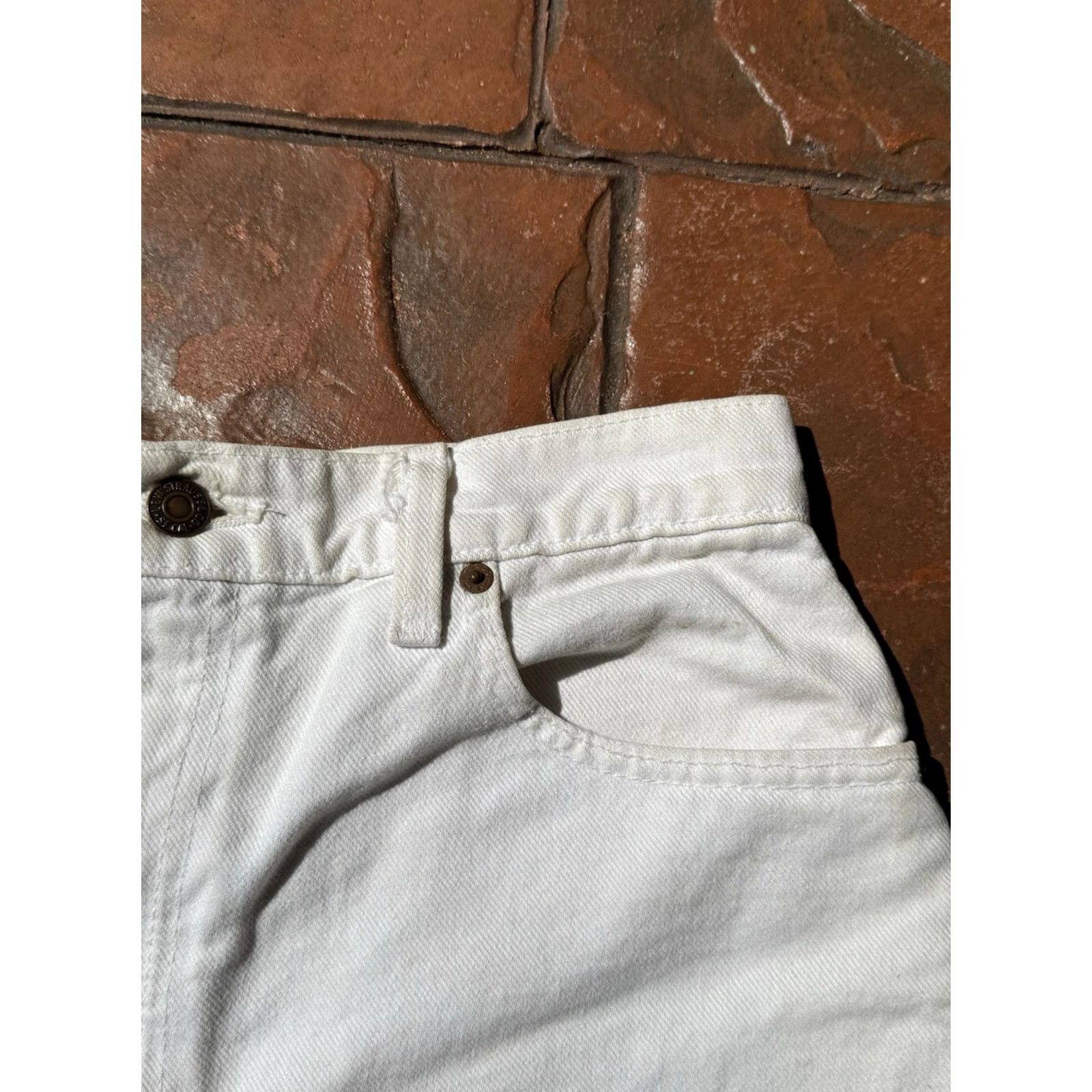 Levi's VINTAGE Levi's 551 Relaxed Fit Denim Shorts Woman 10 USA White 90s Retro Festival Beach School Womens Size 32" / US 10 / IT 46 - 7 Thumbnail
