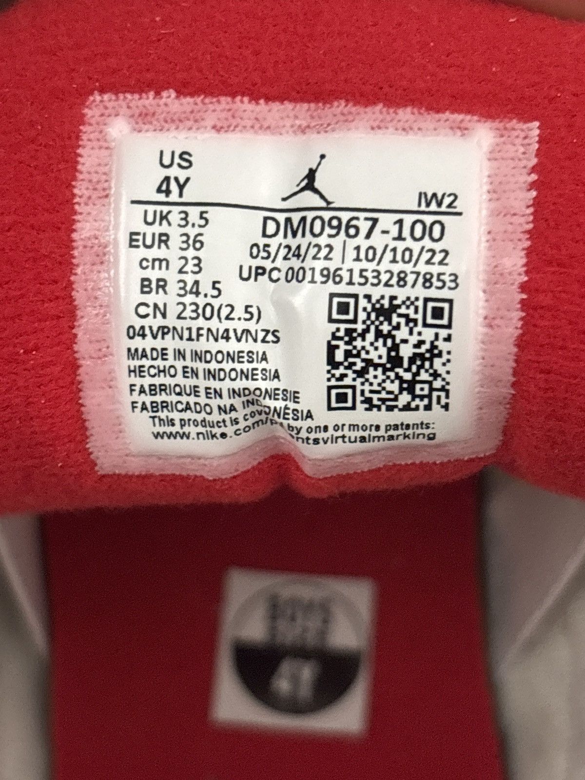 Jordan Brand AIR JORDAN 3 RETRO “White Cement” 2023 Size US 5.5 / IT 35.5 - 8 Thumbnail