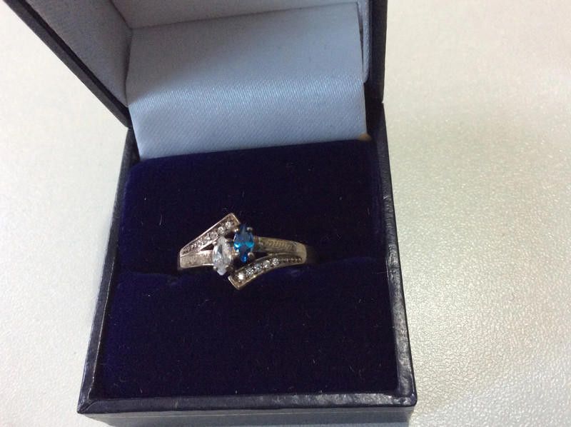 Other 9ct gold laides diamond ring size M Size ONE SIZE - 3 Thumbnail