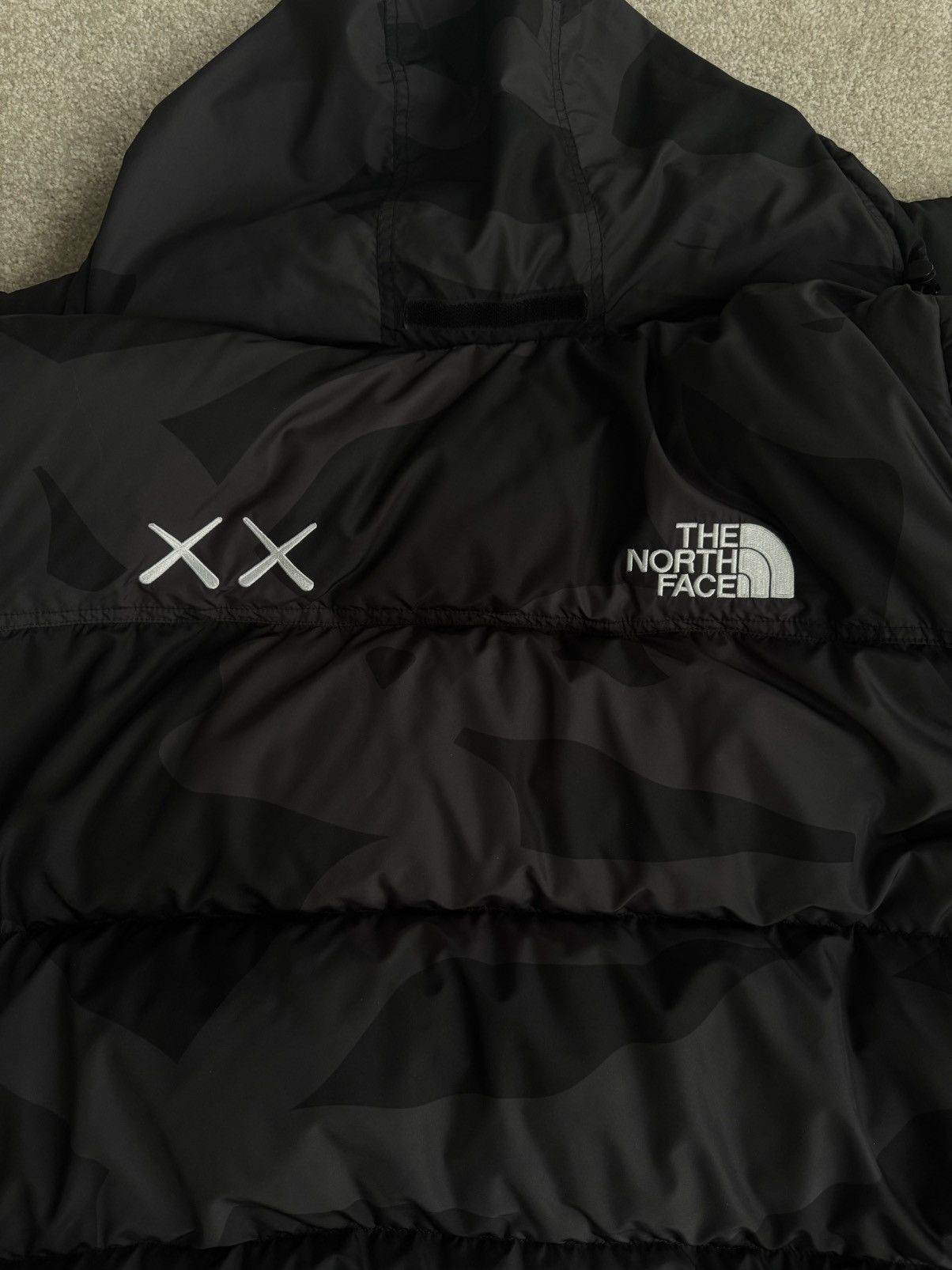 The North Face The North Face x KAWS Retro 1994 Size US L / EU 52-54 / 3 - 2 Thumbnail