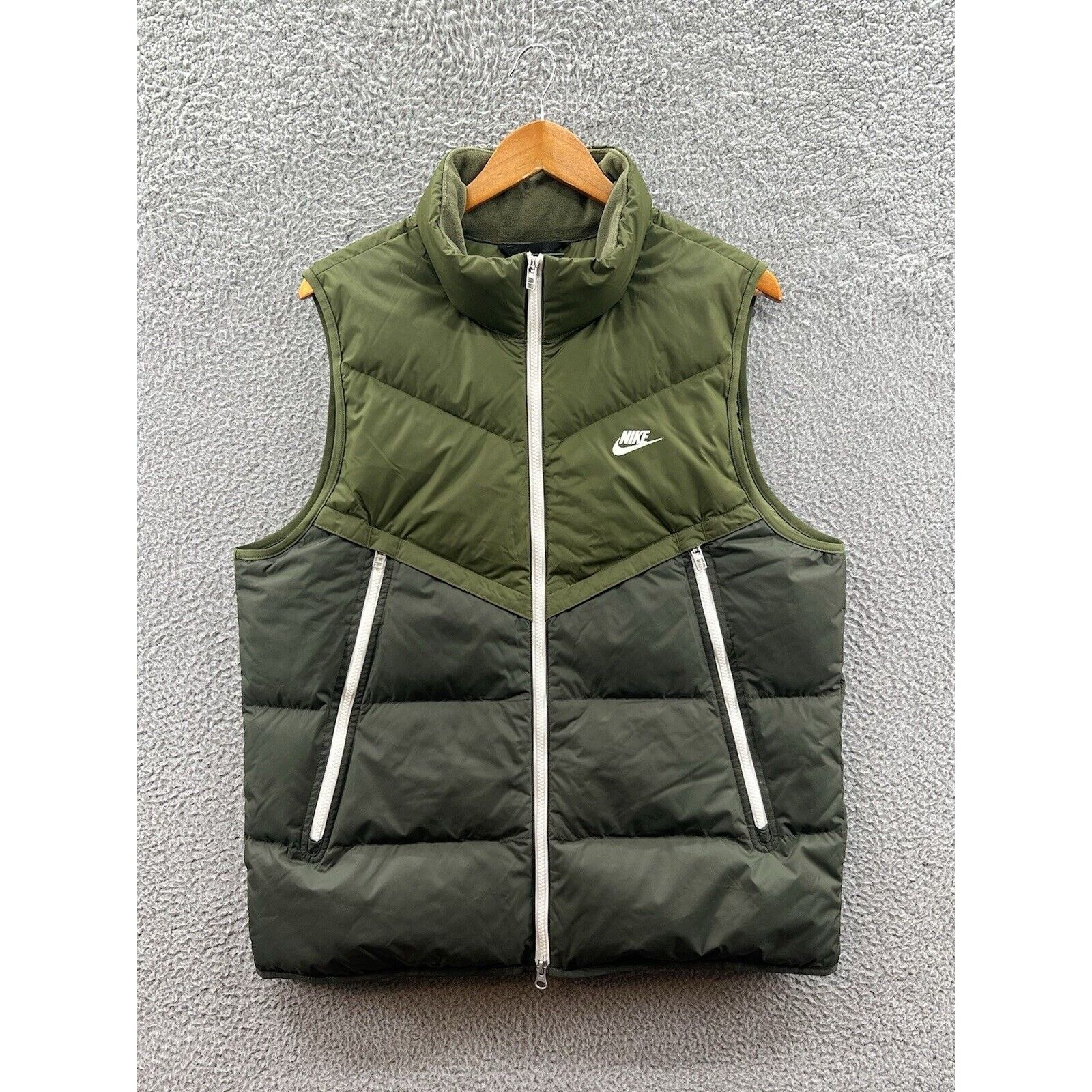 Nike Nike Storm-Fit Windrunner Gilet Green Vest DD6817 326 Size US L / EU 52-54 / 3 - 1 Thumbnail