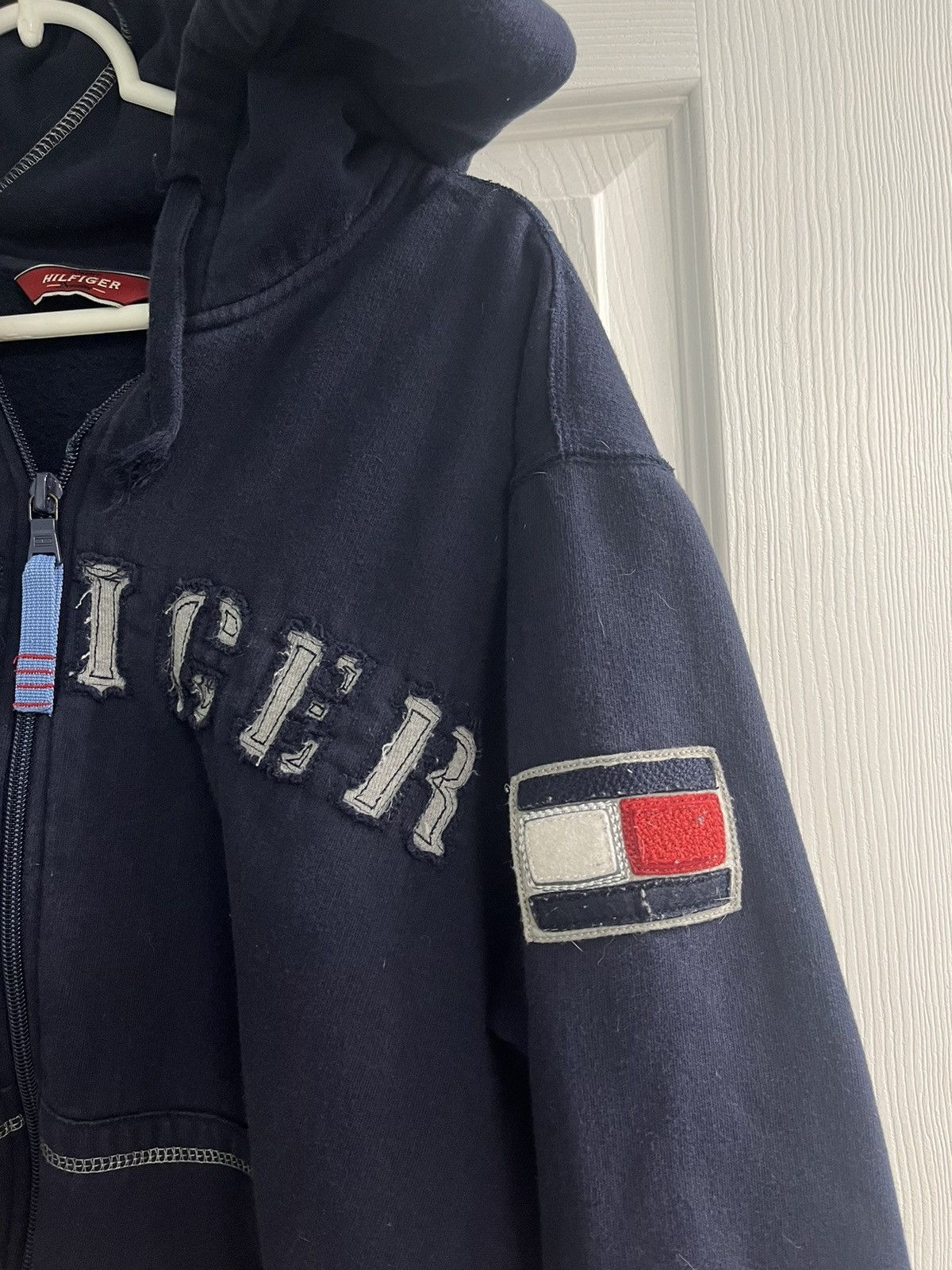 Tommy Hilfiger Vintage Tommy Hilfiger Distressed Hilfiger Navy Blue Zip Up Size US M / EU 48-50 / 2 - 3 Thumbnail