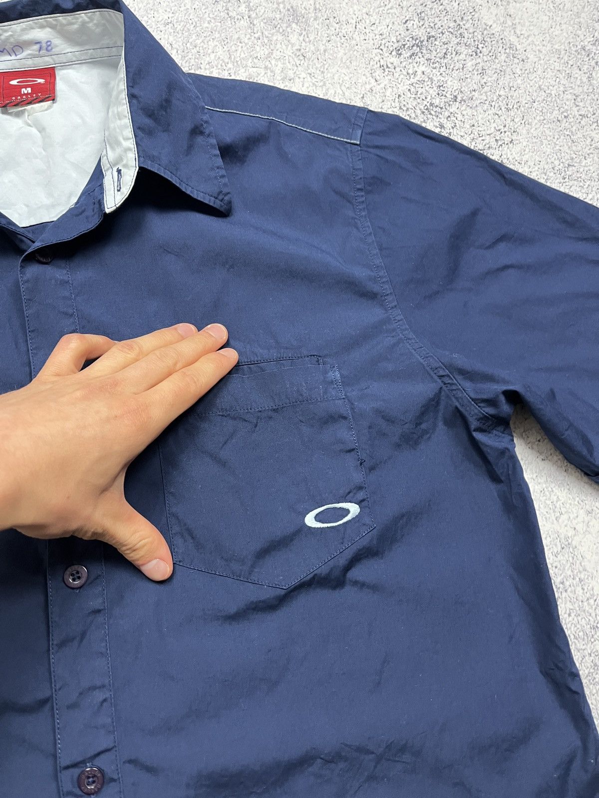 Japanese Brand ☠️90’s Rare! Vintage Oakley T Shirt Mini Logo Y2K Hype Size US M / EU 48-50 / 2 - 6 Thumbnail