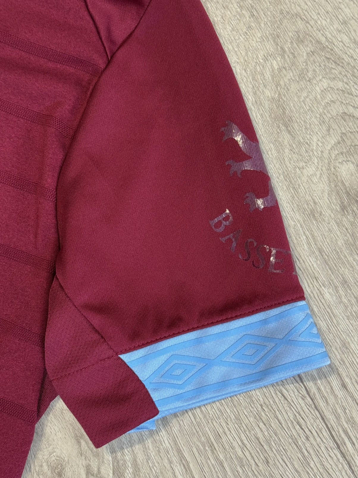 Umbro Official Umbro West Ham United Trevor Brooking Soccer jersey Size US L / EU 52-54 / 3 - 4 Thumbnail