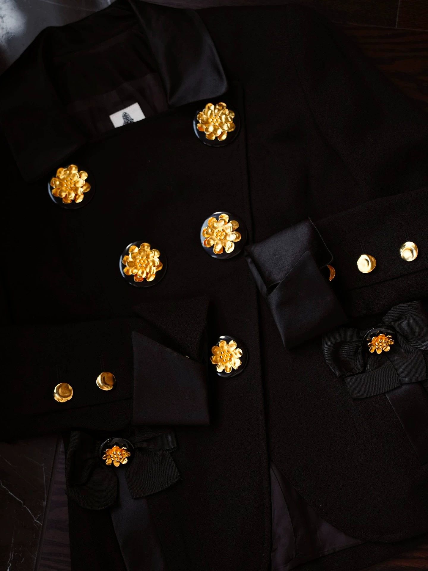 Other women's Gemma Kahng Black Gold Wool Suit M w/ Gold Buttons Size M / US 6-8 / IT 42-44 - 3 Thumbnail