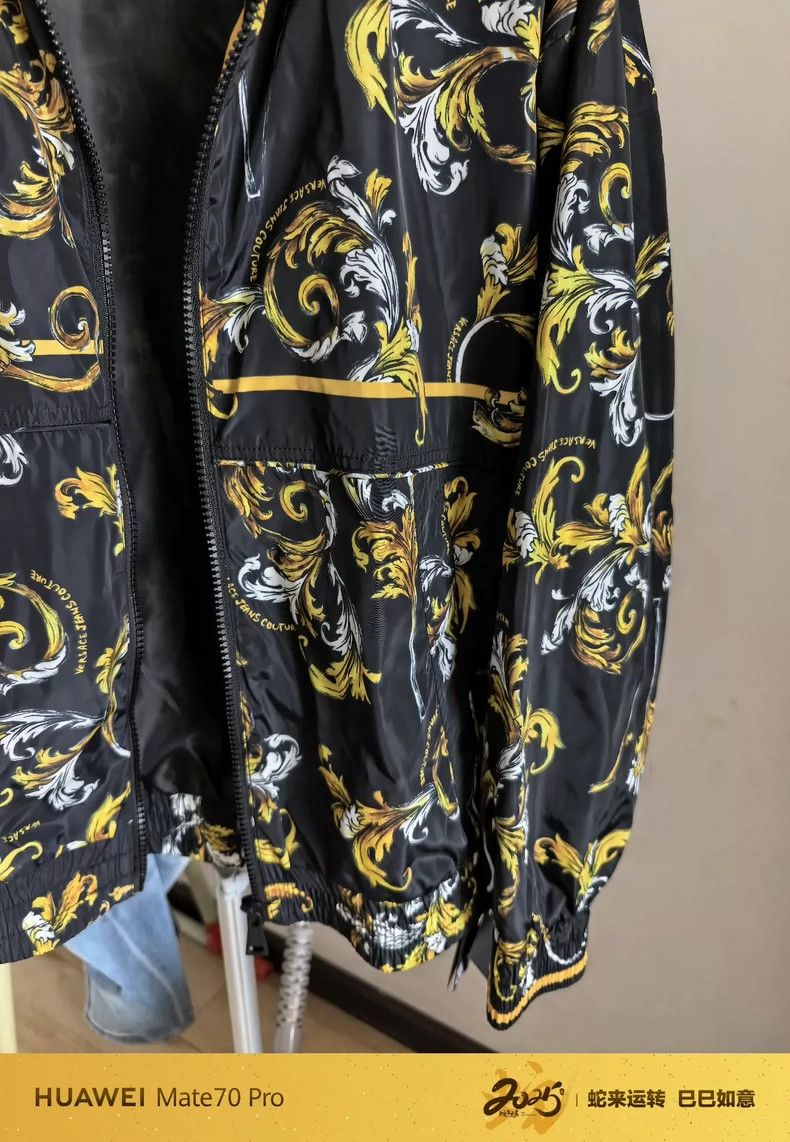 Other Versace Black and gold printed jacket Size US XL / EU 56 / 4 - 3 Thumbnail