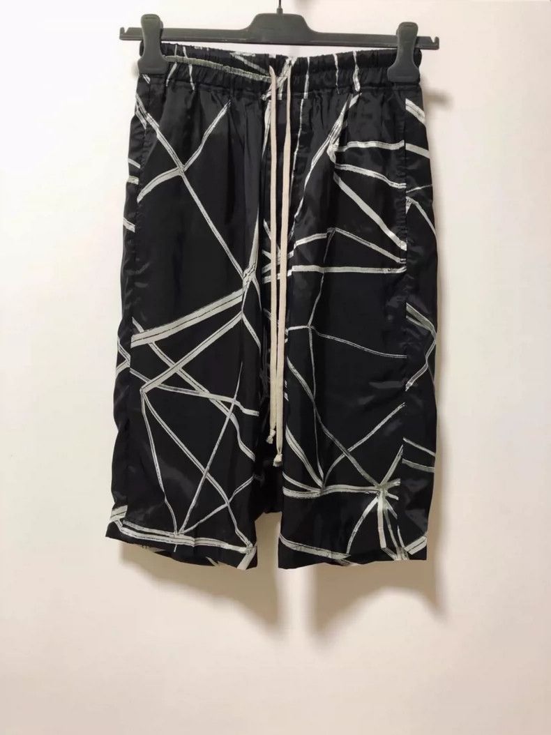 Rick Owens Black Geometric Print Shorts by Rick Owens-2506 Size US 44 / EU 60 - 1 Thumbnail