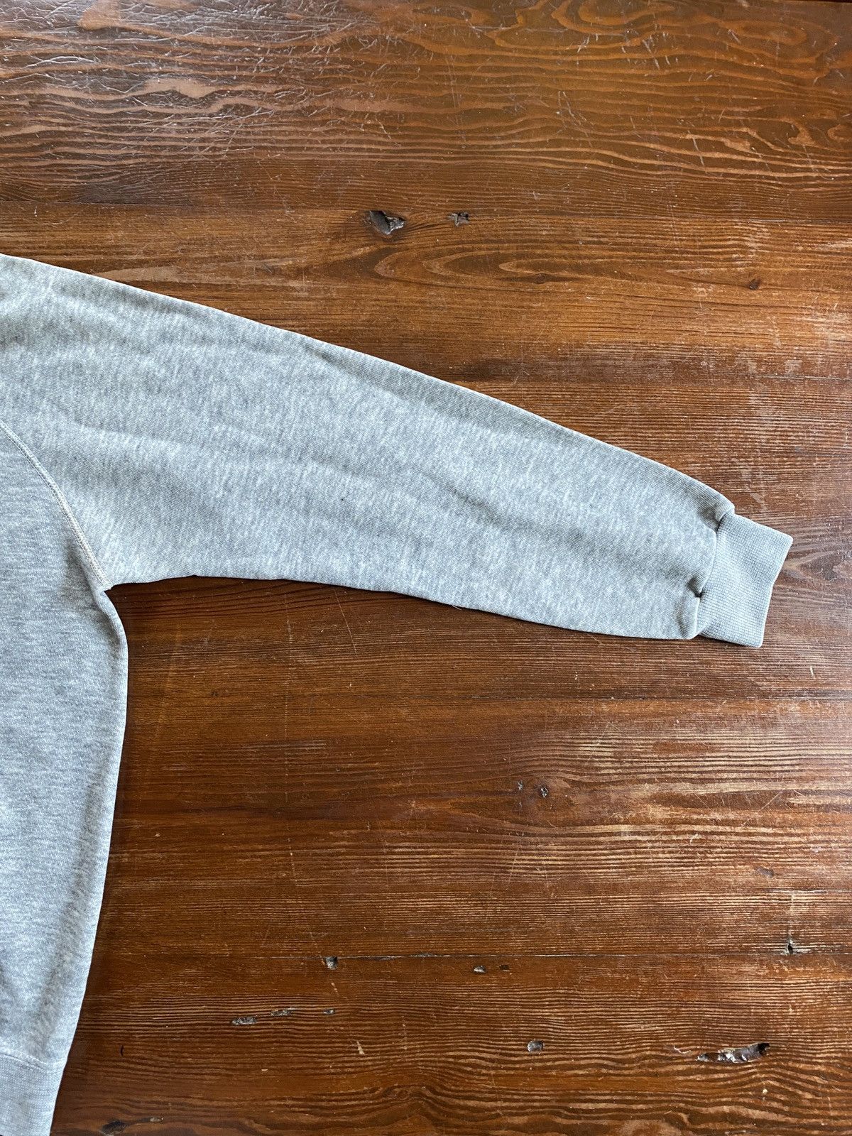 Disney × Mickey Mouse × Vintage Vintage 80’s Mickey Mouse Grey Raglan Crewneck Sweatshirt Size US M / EU 48-50 / 2 - 7 Thumbnail