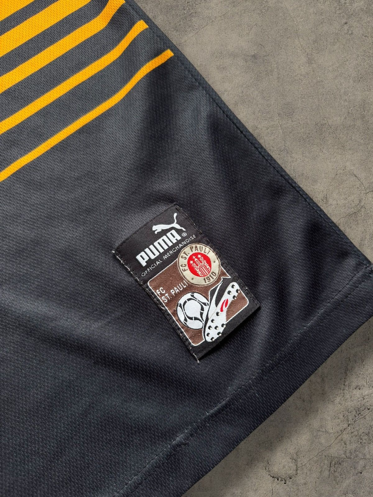 Puma RARE Puma ST. Pauli 1997 - 1998 Away Kit Size US XL / EU 56 / 4 - 3 Thumbnail