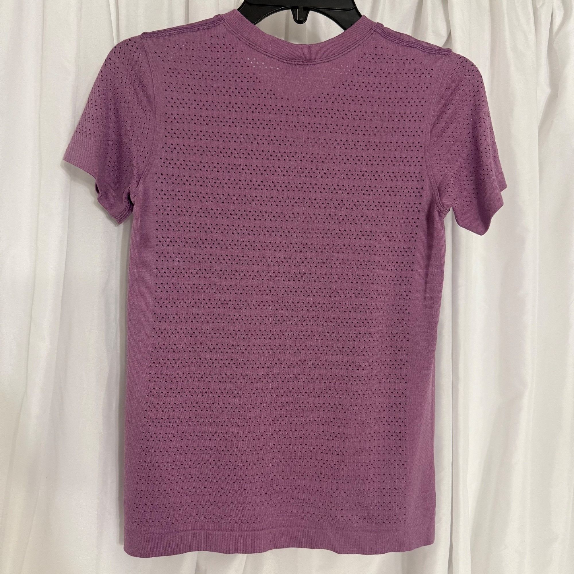 Lululemon Lululemon Swiftly Breathe Wisteria Purple Short Sleeve Shirt Size S / US 4 / IT 40 - 6 Thumbnail