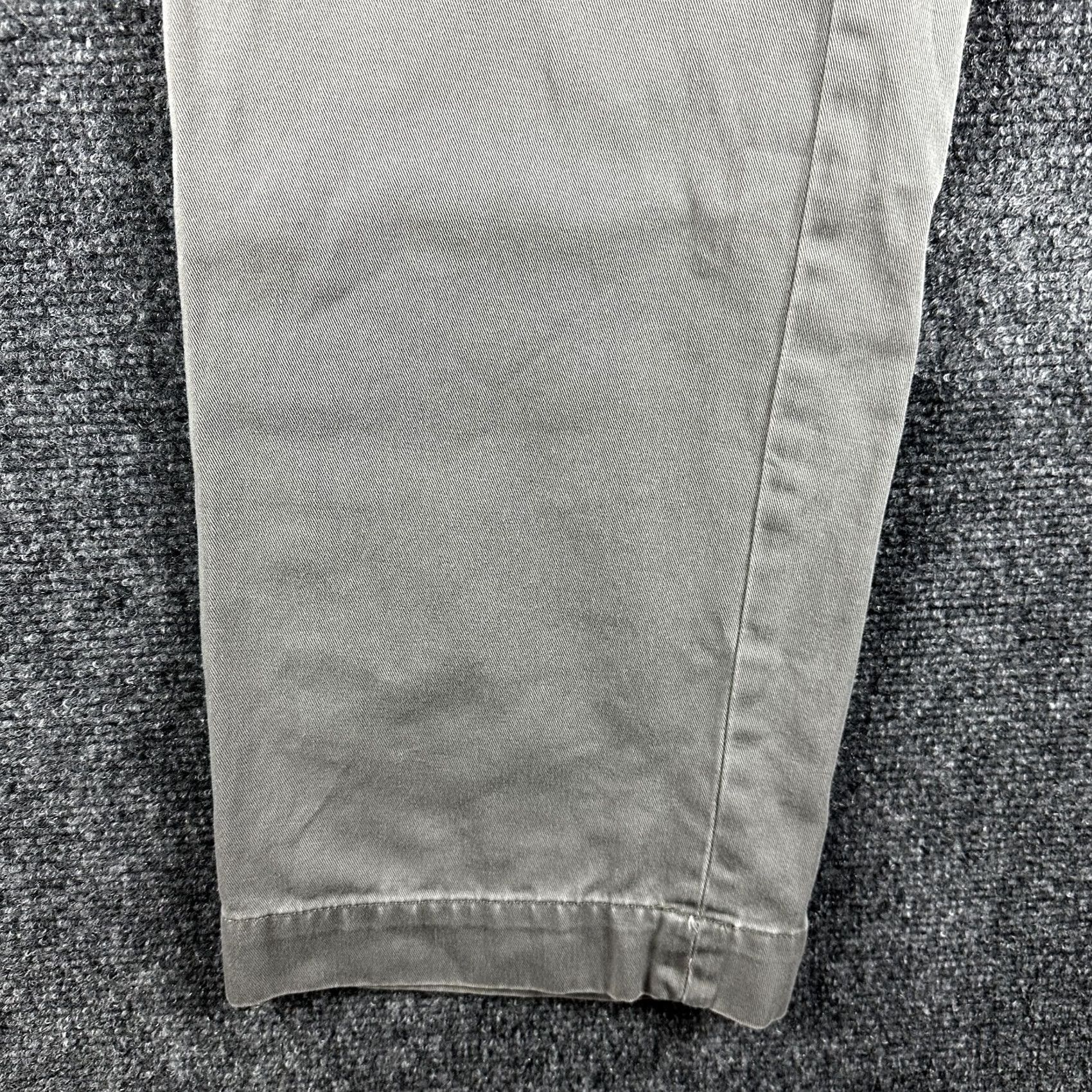 Polo Ralph Lauren Polo Ralph Lauren Pants Mens 36 X 33 Classic Fit Chino Gray Cotton Pockets Logo Size US M / EU 48-50 / 2 - 2 Thumbnail