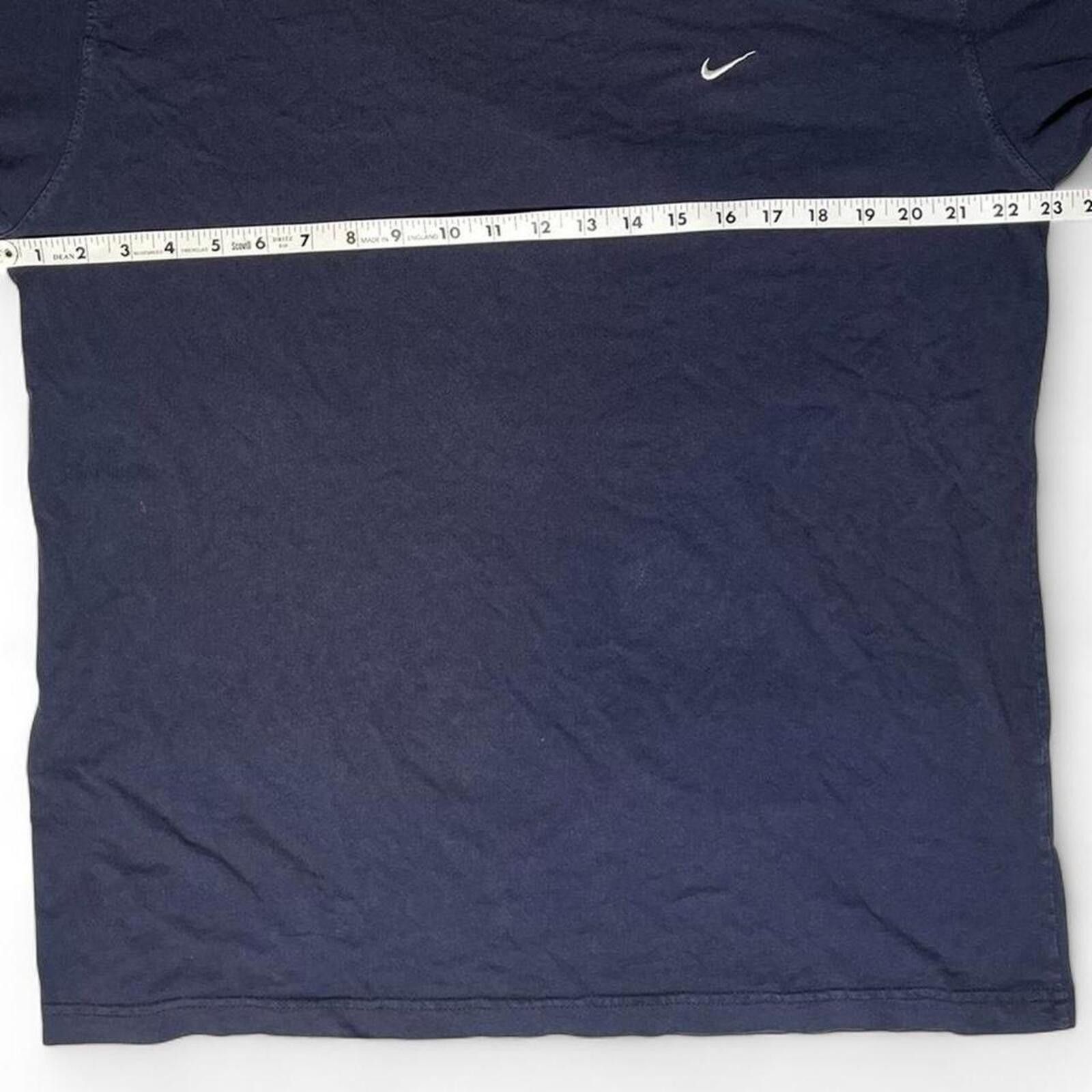 Nike Vintage 90s Nike Tag Embroidered Swoosh T-Shirt Navy Black Size US XL / EU 56 / 4 - 3 Thumbnail