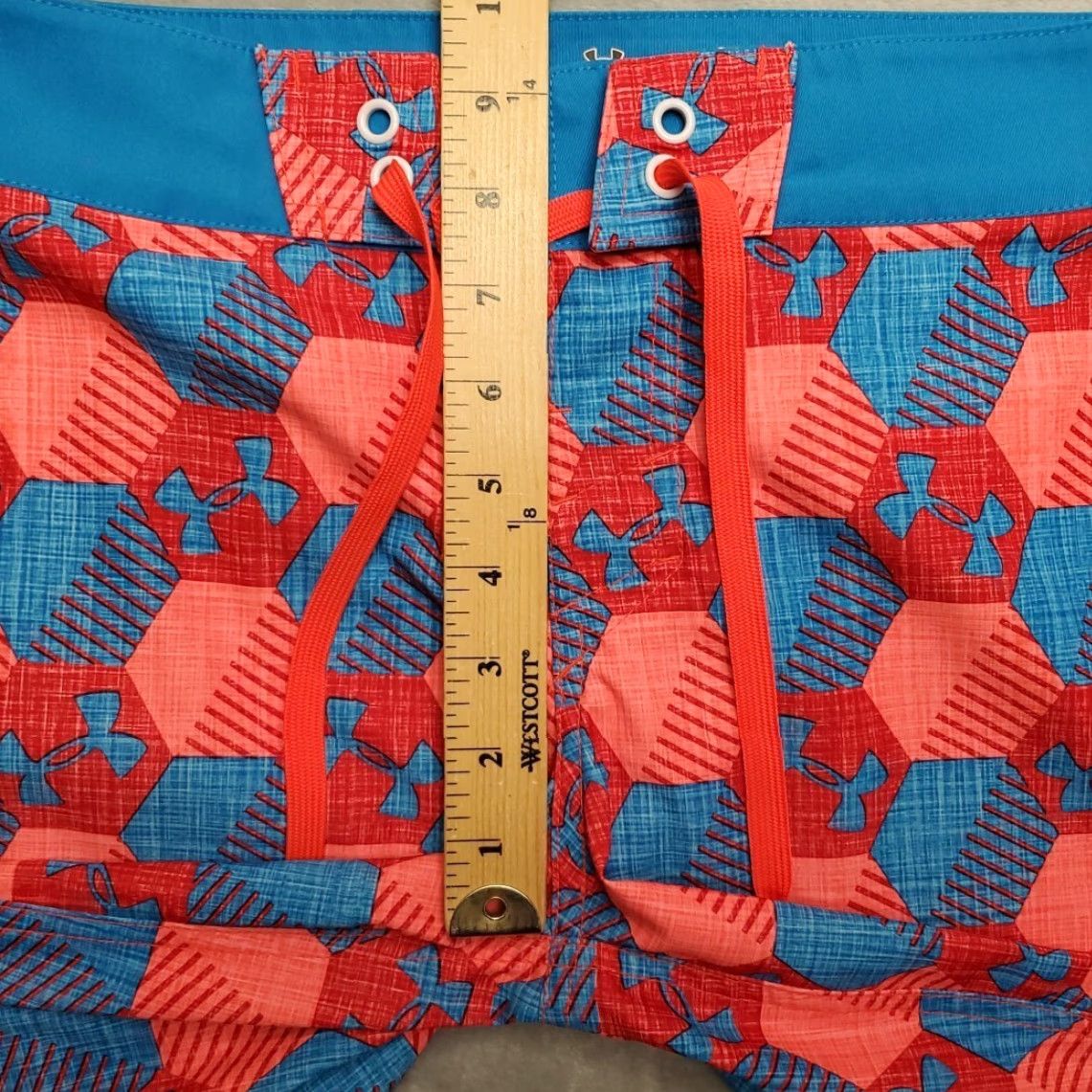 Under Armour Under Armour Board Shorts Men 27 Blue Red Heatgear Hybrid Unlined Swim UV-Protection Drawstring Geometric 90s Outdoor Mens Size US 27 - 7 Thumbnail