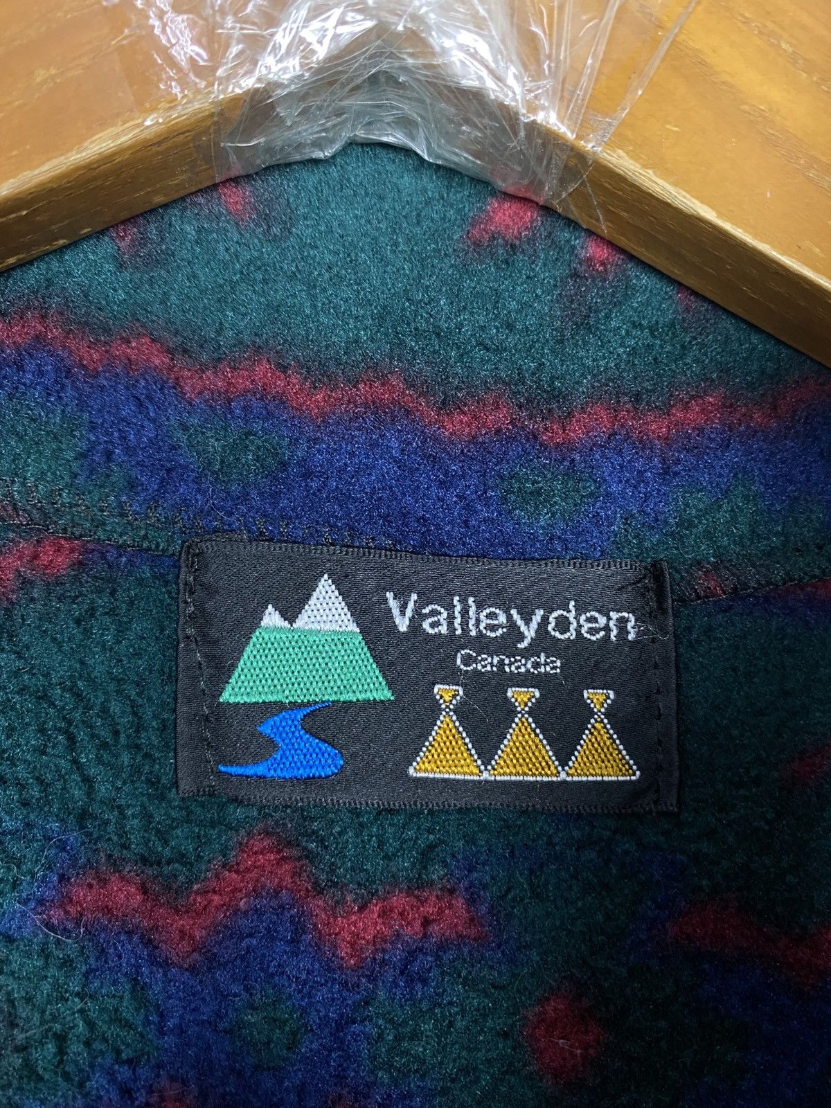 Vintage Rare‼️ Vintage Valleyden Canada Fleece Size US L / EU 52-54 / 3 - 7 Thumbnail