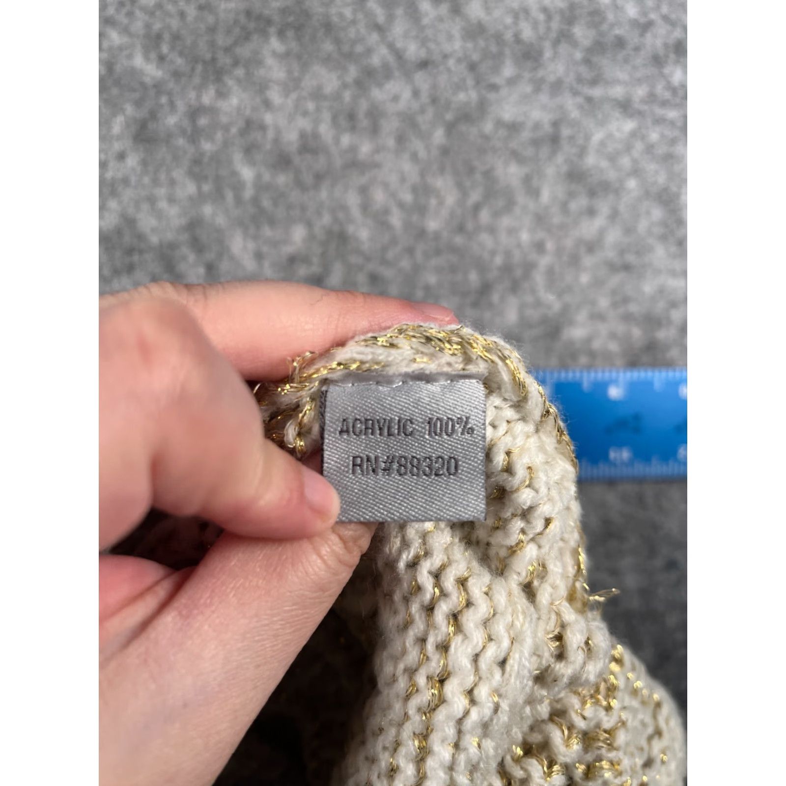 Vintage C.C Exclusive Beanie Toque Womens One Size Ivory Gold Knit Glittery Acrylic Ski Hat Size ONE SIZE - 8 Thumbnail