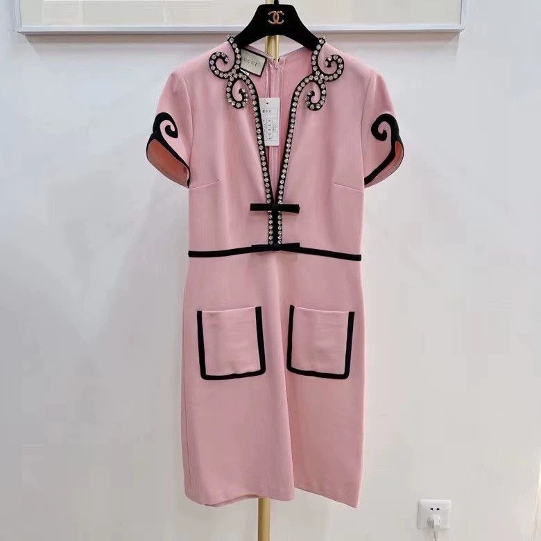 Gucci Pink jeweled dress from Gucci boutique-dmc Size 42" / US 20 - 1 Thumbnail