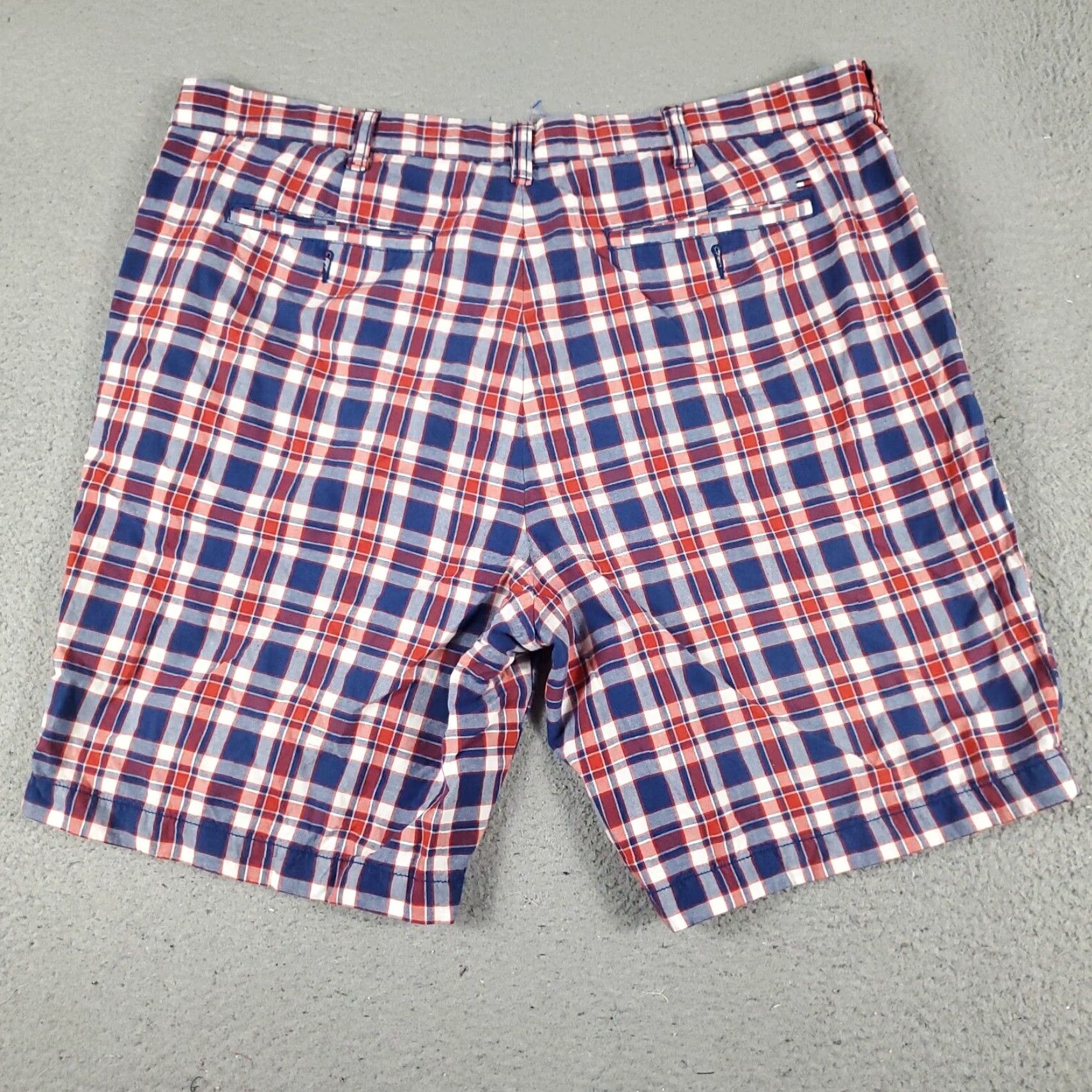 Tommy Hilfiger VINTAGE Tommy Hilfiger Shorts Mens Size 38 Chino Flat Front Casual Red Plaid Classic Size US 38 / EU 54 - 7 Thumbnail