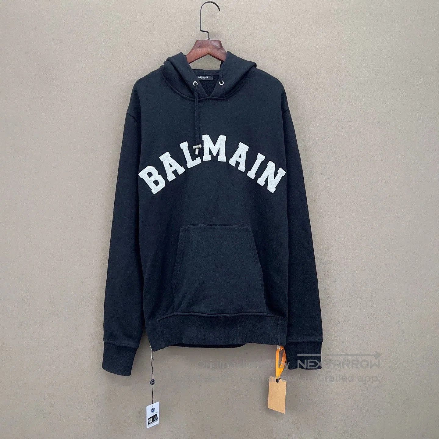 Balmain balmain black logo hoodie with kangaroo pocket. Size US M / EU 48-50 / 2 - 1 Thumbnail