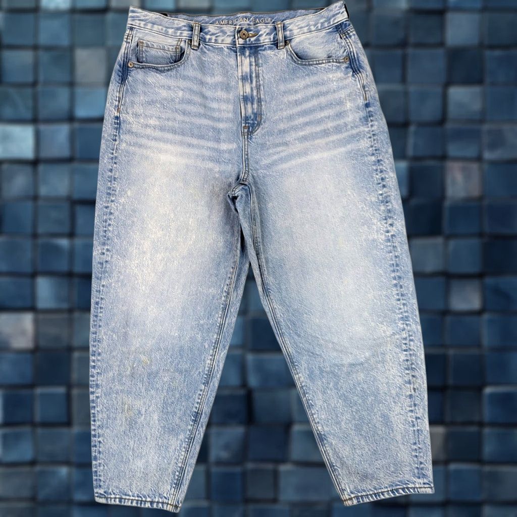 American Eagle Outfitters American Eagle Outfitters Mom Jeans Women 12 Short 32x25 Light Wash Denim Soft Stretch Slimming 90s Theme Mens Women Boys Girls Size 34" / US 12 / IT 48 - 1 Thumbnail