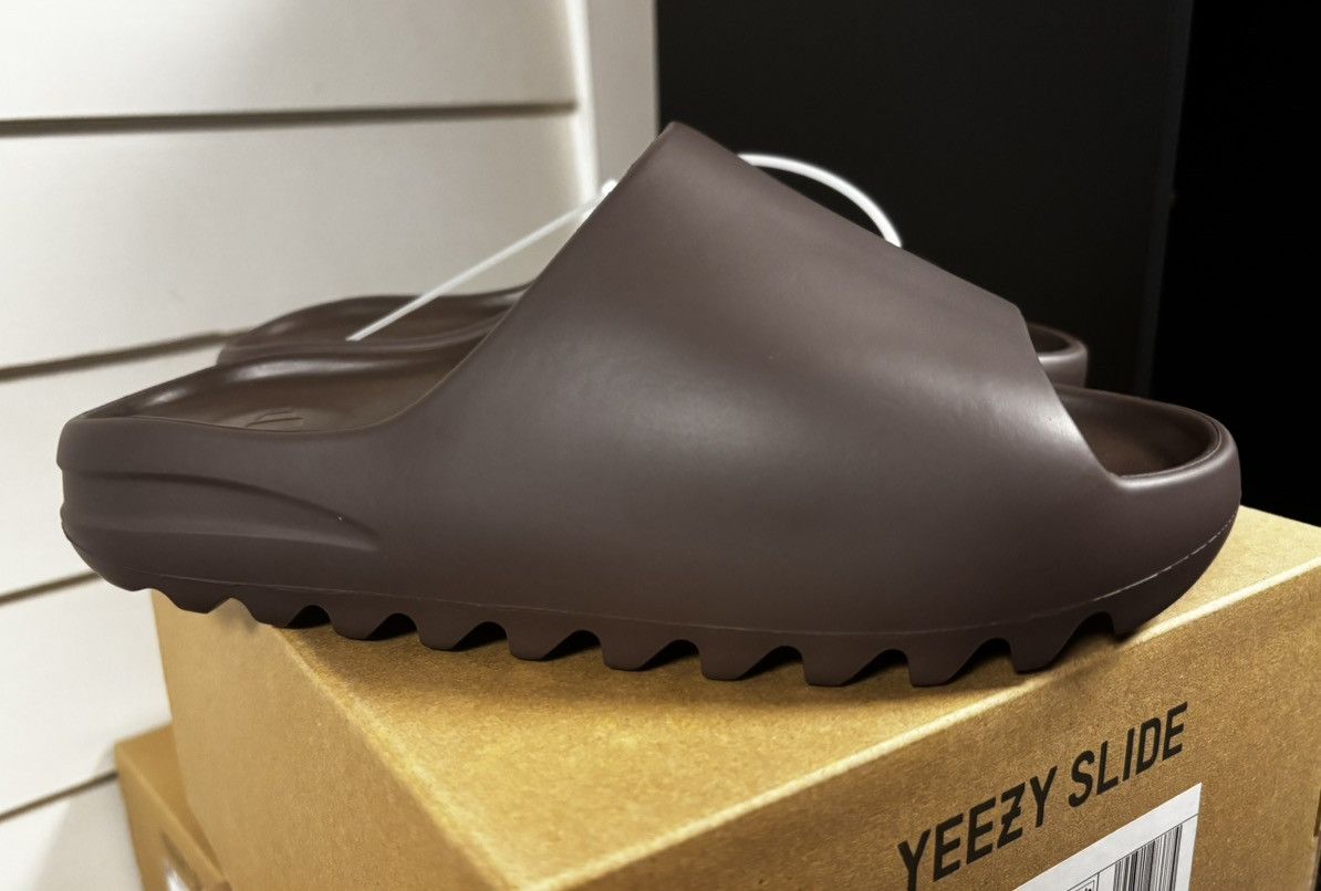 Adidas × Kanye West × Yeezy Yeezy Slide Soot 🚨First Release🚨 Size US 8 / EU 41 - 3 Thumbnail