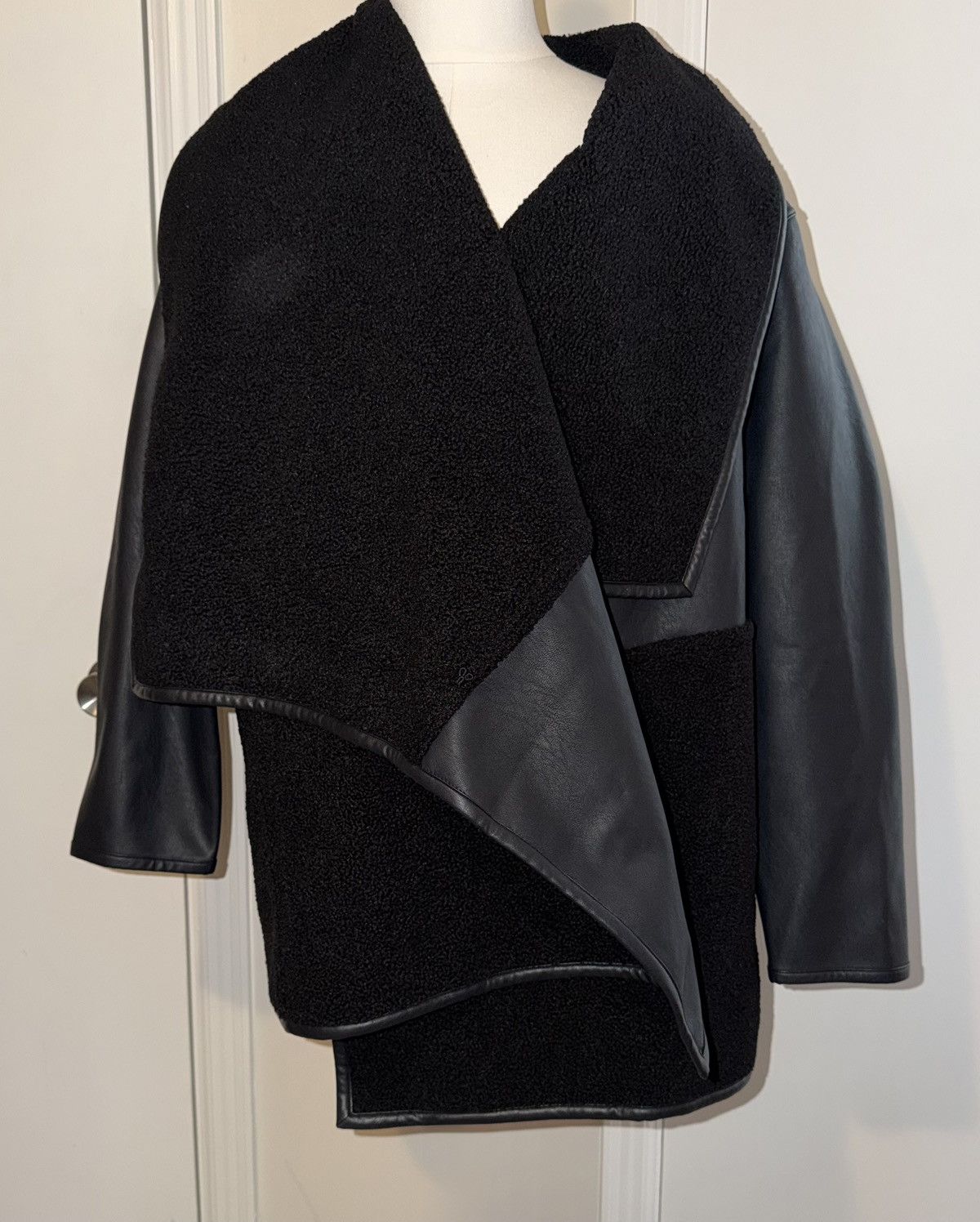 Spanx Spanx Black Fleece & Faux Leather Womens Long Wrap Jacket 2X Size XXL / US 16-18 / IT 52-54 - 1 Thumbnail
