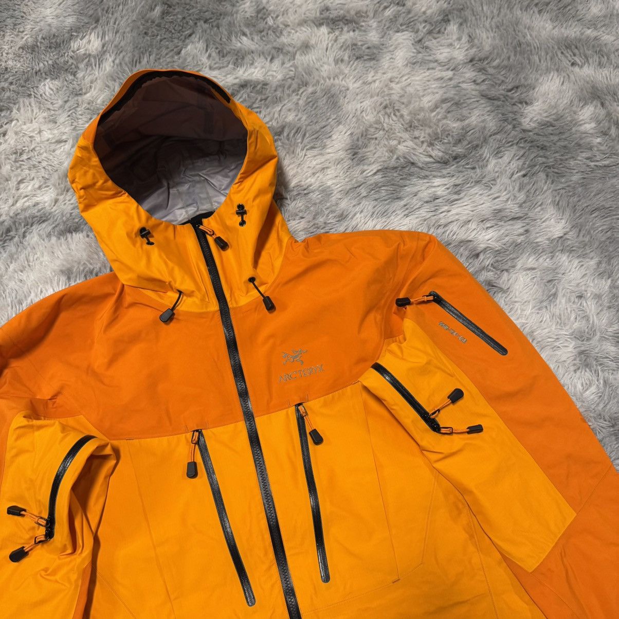 Arc'teryx Arc'teryx Alpha SV Jacket | Size XL | Orange GORE-TEX Pro Size US XL / EU 56 / 4 - 3 Thumbnail