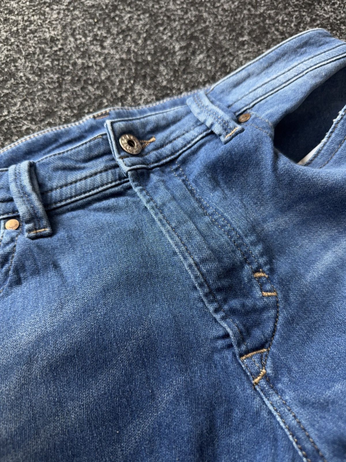 Diesel 00s Y2K Diesel Distressed Jeans Slim Stretch Denim Blue Size US 32 / EU 48 - 13 Thumbnail