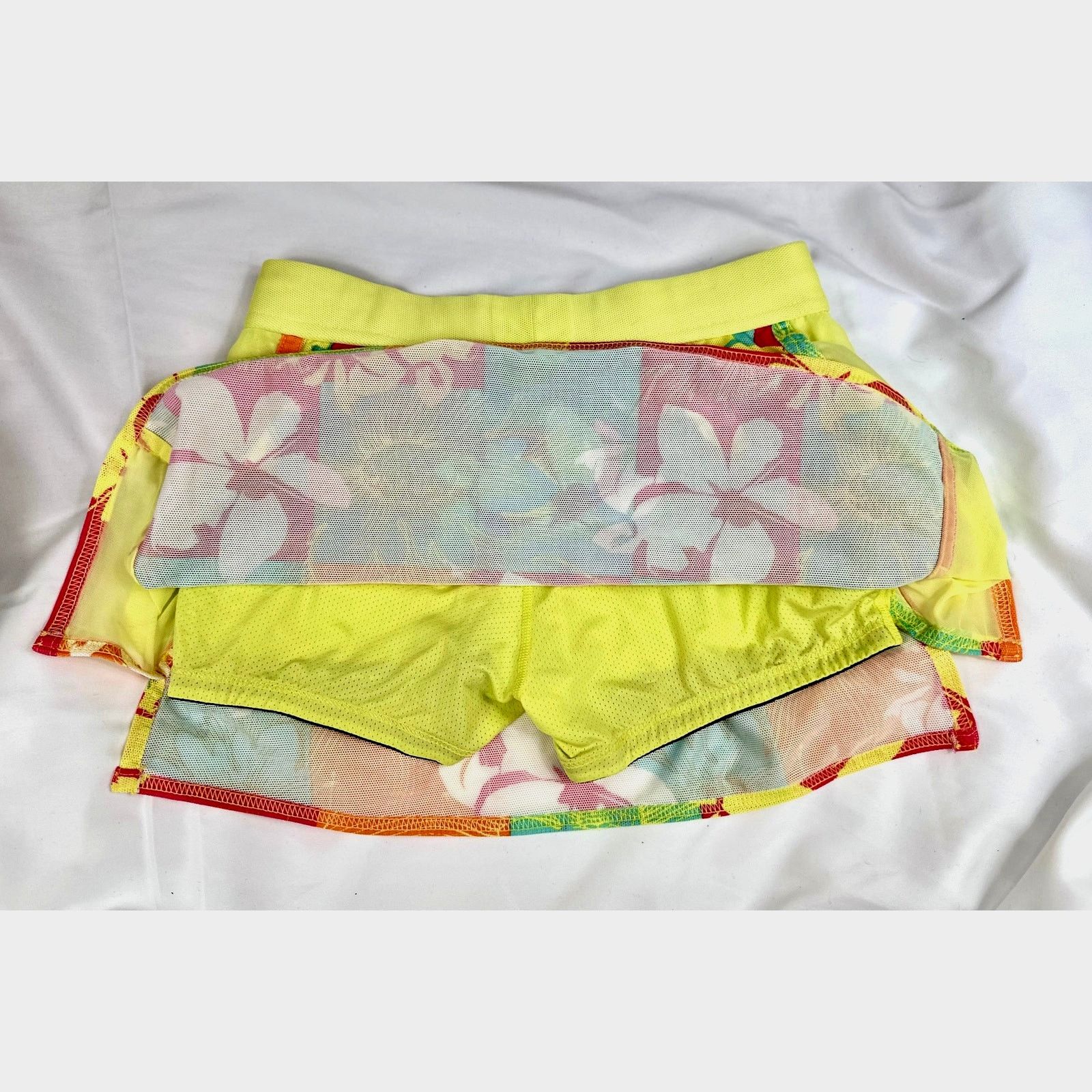 Brooks Brooks Women's DLite Mesh Flower Skort Inside Pocket XS Size 24" / US 00 / IT 34 - 7 Thumbnail
