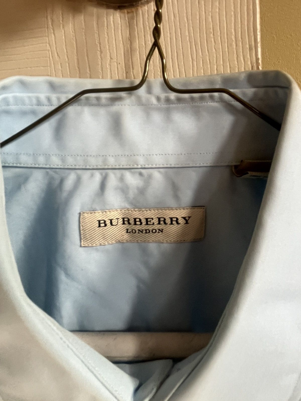 Burberry Burberry dress shirt- slim 16-41 Size US M / EU 48-50 / 2 - 6 Thumbnail