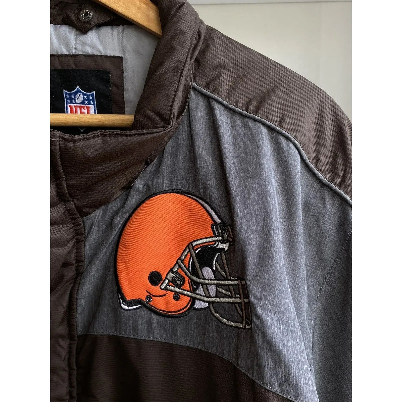 NFL Vintage Cleveland Browns NFL Parka Long Puffer Jacket Size US XL / EU 56 / 4 - 4 Thumbnail