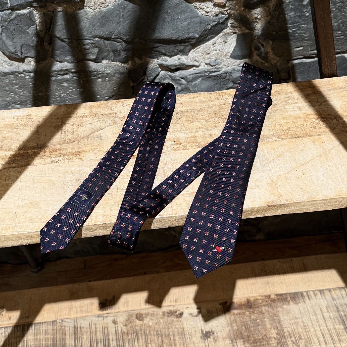 Gucci Gucci Navy Floral Heart Dagger Silk Tie Size ONE SIZE - 2 Thumbnail