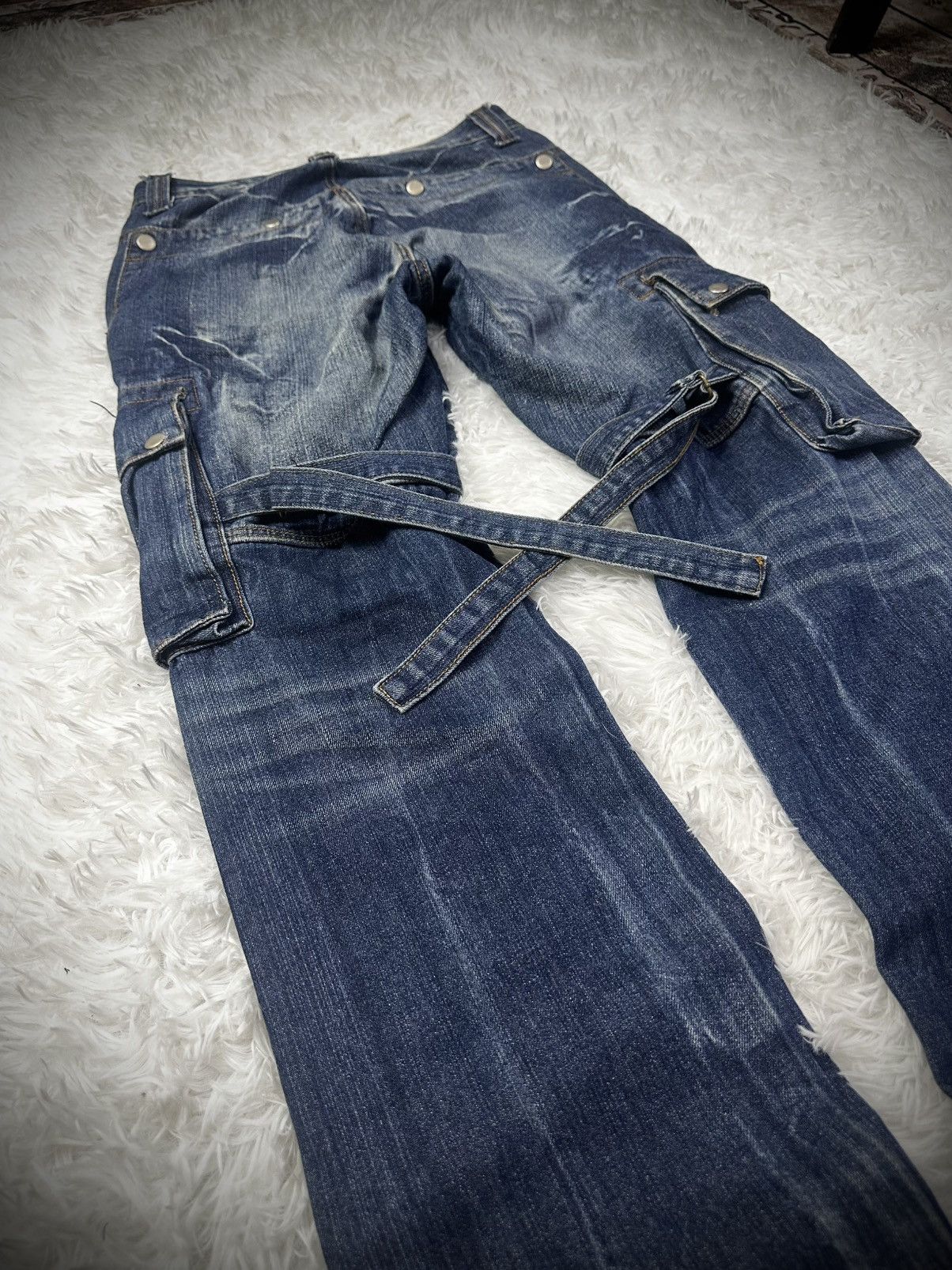 Japanese Brand 💥rare💥 japanese brand RAIN bondage flare cargo jeans Size US 30 / EU 46 - 6 Thumbnail