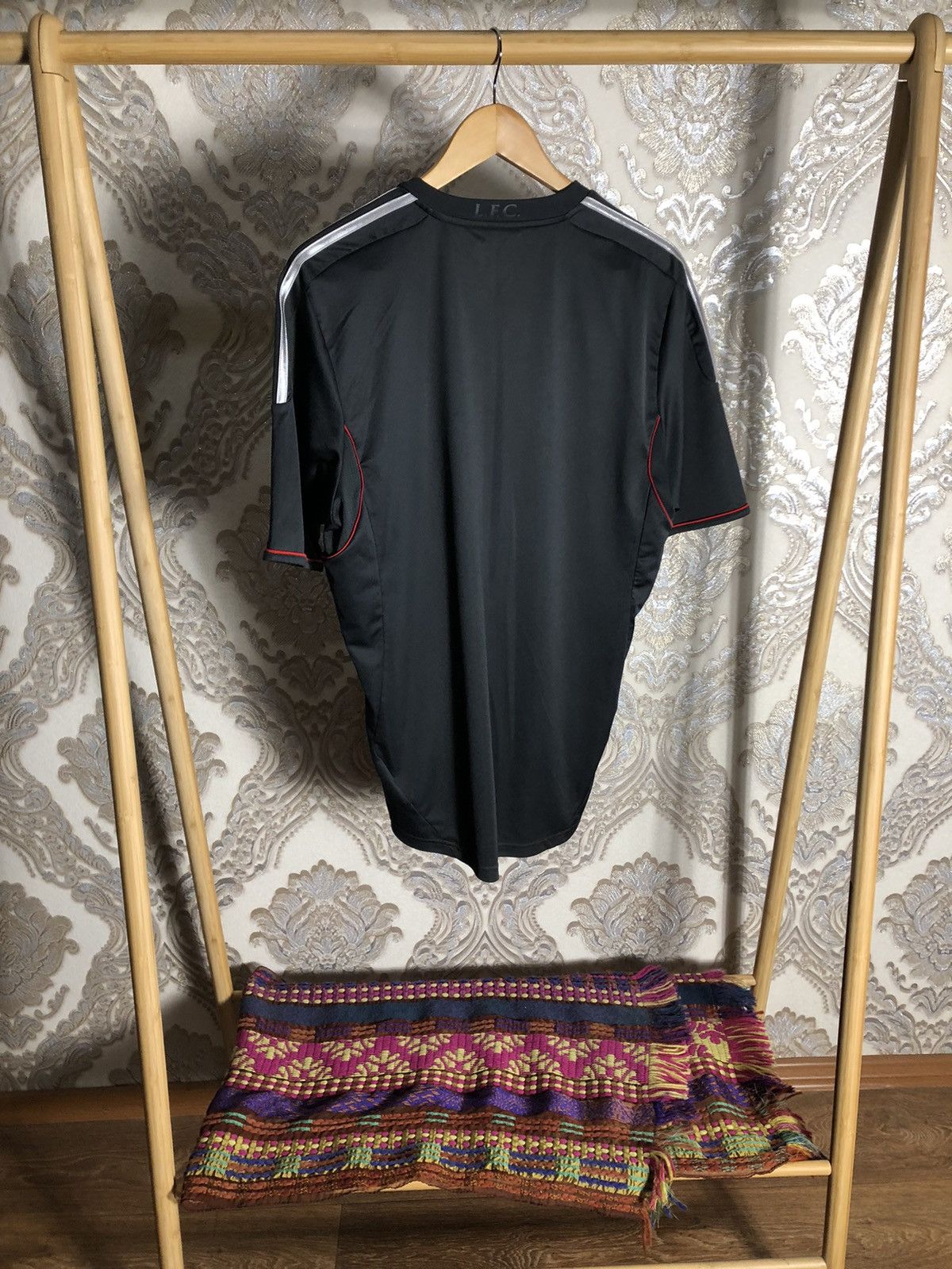 Adidas VINTAGE ADIDAS FC LIVERPOOL ENGLAND SOCCER JERSEY RETRO Y2K Size US L / EU 52-54 / 3 - 6 Thumbnail