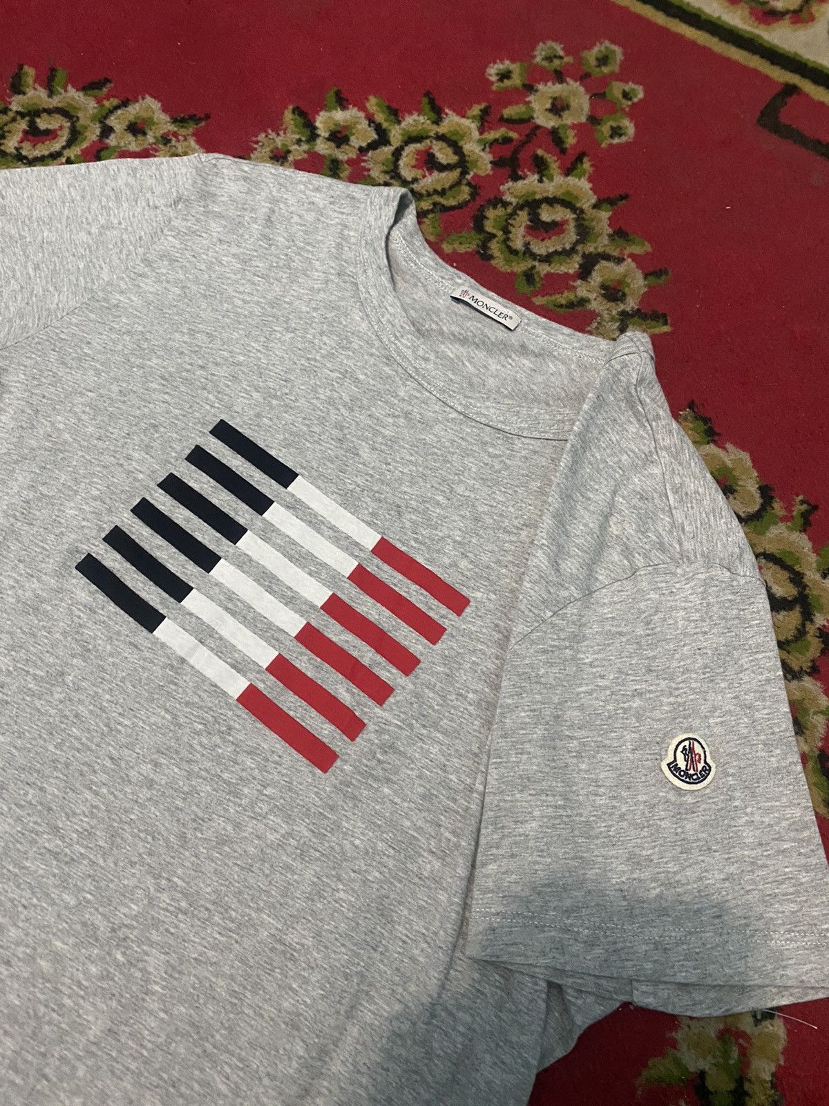 Moncler Moncler maglia t shirt Size US L / EU 52-54 / 3 - 3 Thumbnail