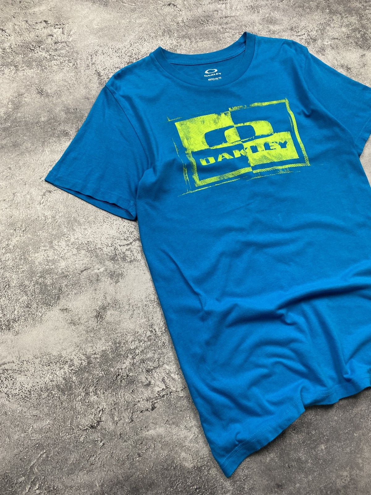 Oakley Vintage Oakley T-Shirt Big Logo Boxy Archival Japanese Y2K Size US S / EU 44-46 / 1 - 3 Thumbnail