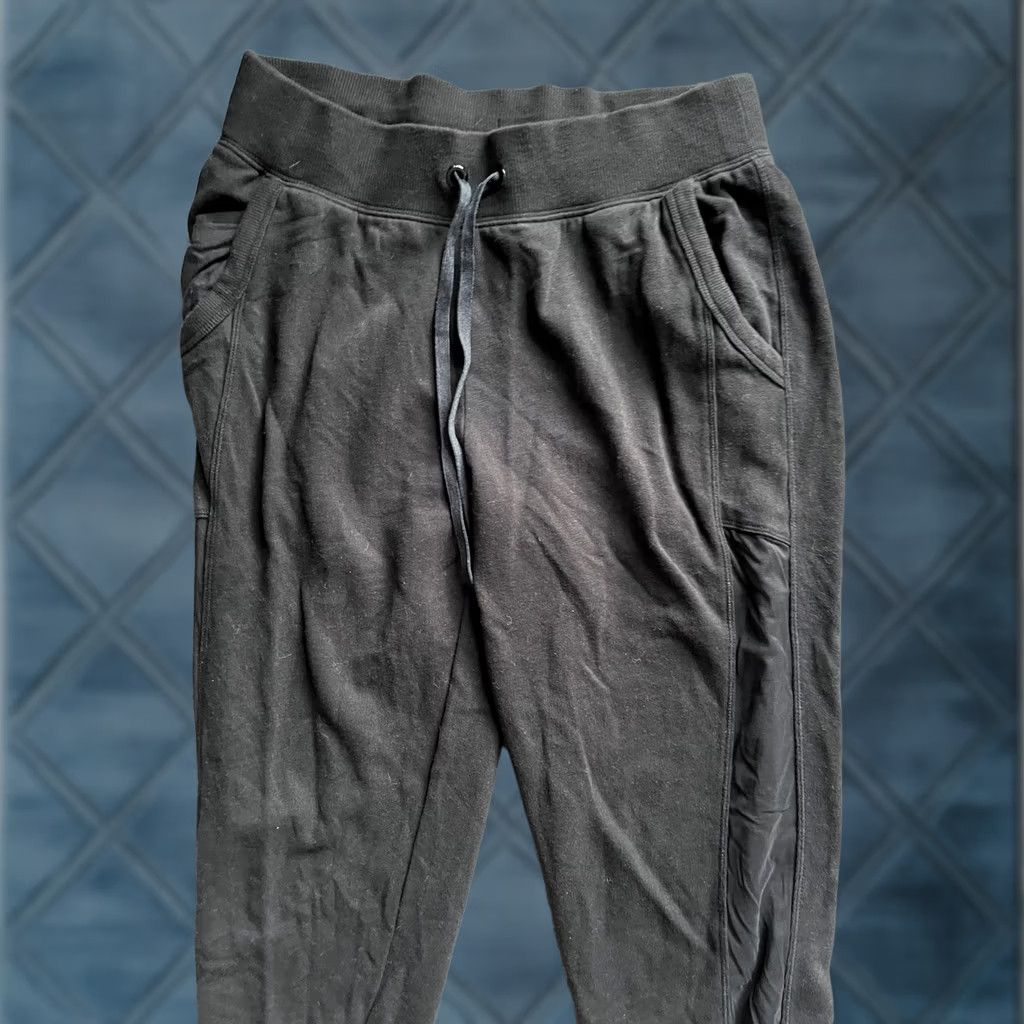 Victoria's Secret Victoria Secret Sport Sweatpants Small Black Pants Ankle Size 28" / US 6 / IT 42 - 1 Thumbnail