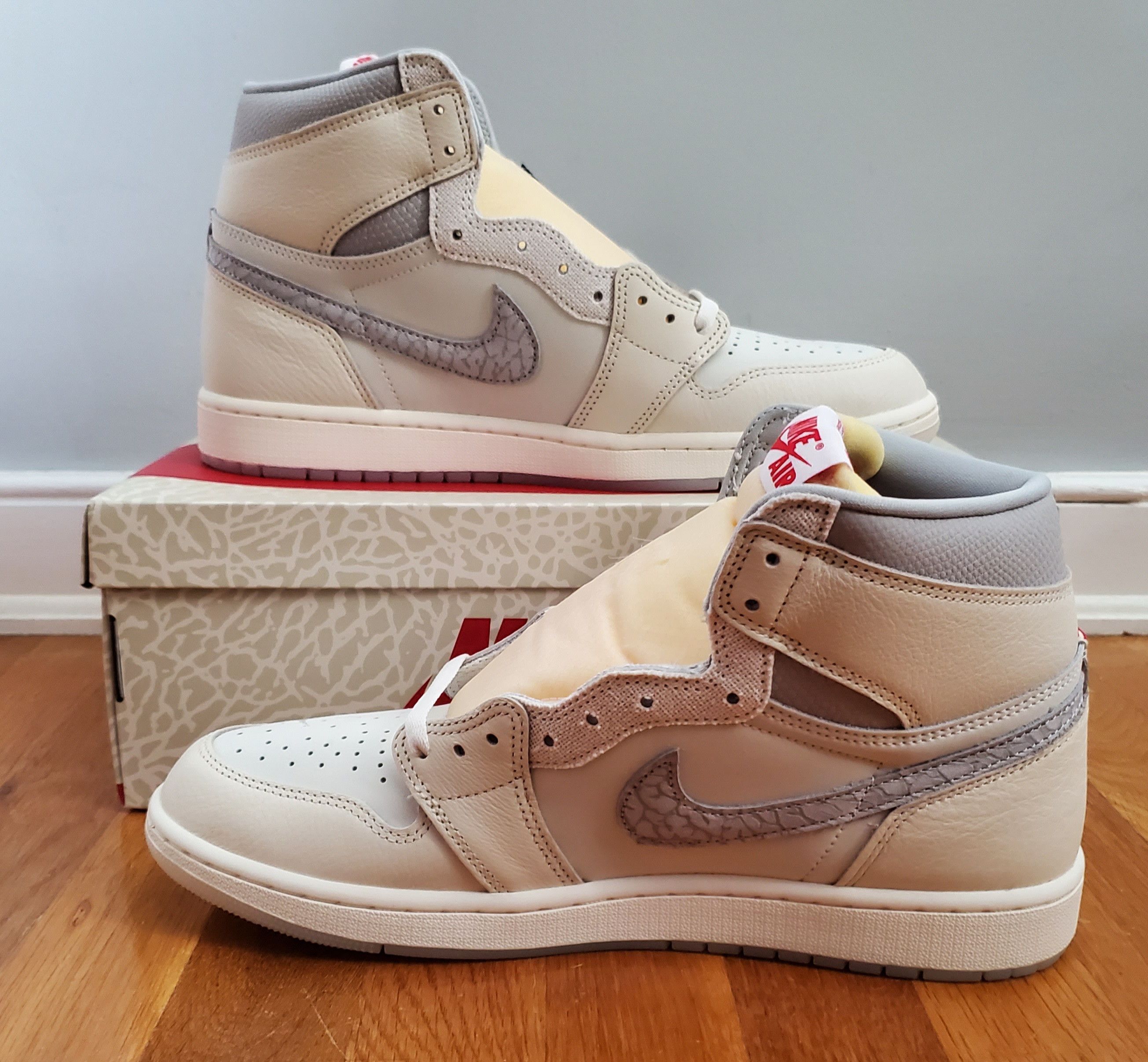 Jordan Brand Nike Air Jordan 1 High OG Size US 12 / EU 45 - 3 Thumbnail