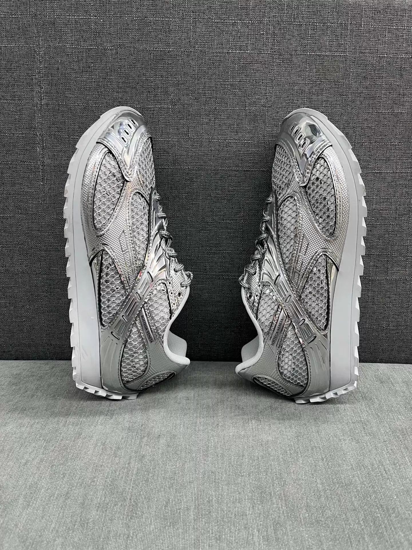 Bottega Veneta Bottega Veneta BV Orbit Space Silver Low Top Sneaker 39 99% Size US 6 / EU 39 - 3 Thumbnail