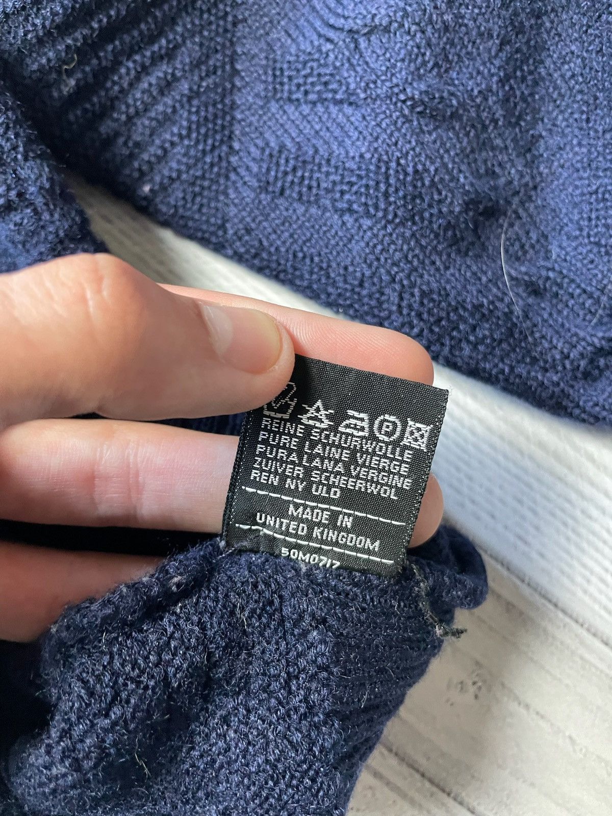 Burberry × Vintage Vintage Burberrys sweater size M-L navy rare logo Size US L / EU 52-54 / 3 - 7 Thumbnail