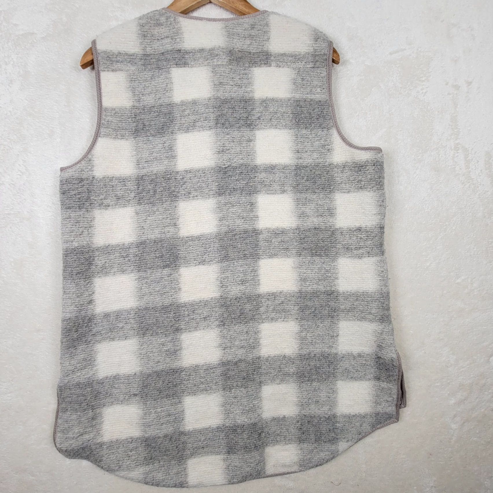 Vintage Woolrich Womens Wool Vest Gray White Plaid Fleece Full Zip Outdoor 90s Jacket Mid-Length Regular Fit XL Womens Vest Size XL / US 12-14 / IT 48-50 - 6 Thumbnail