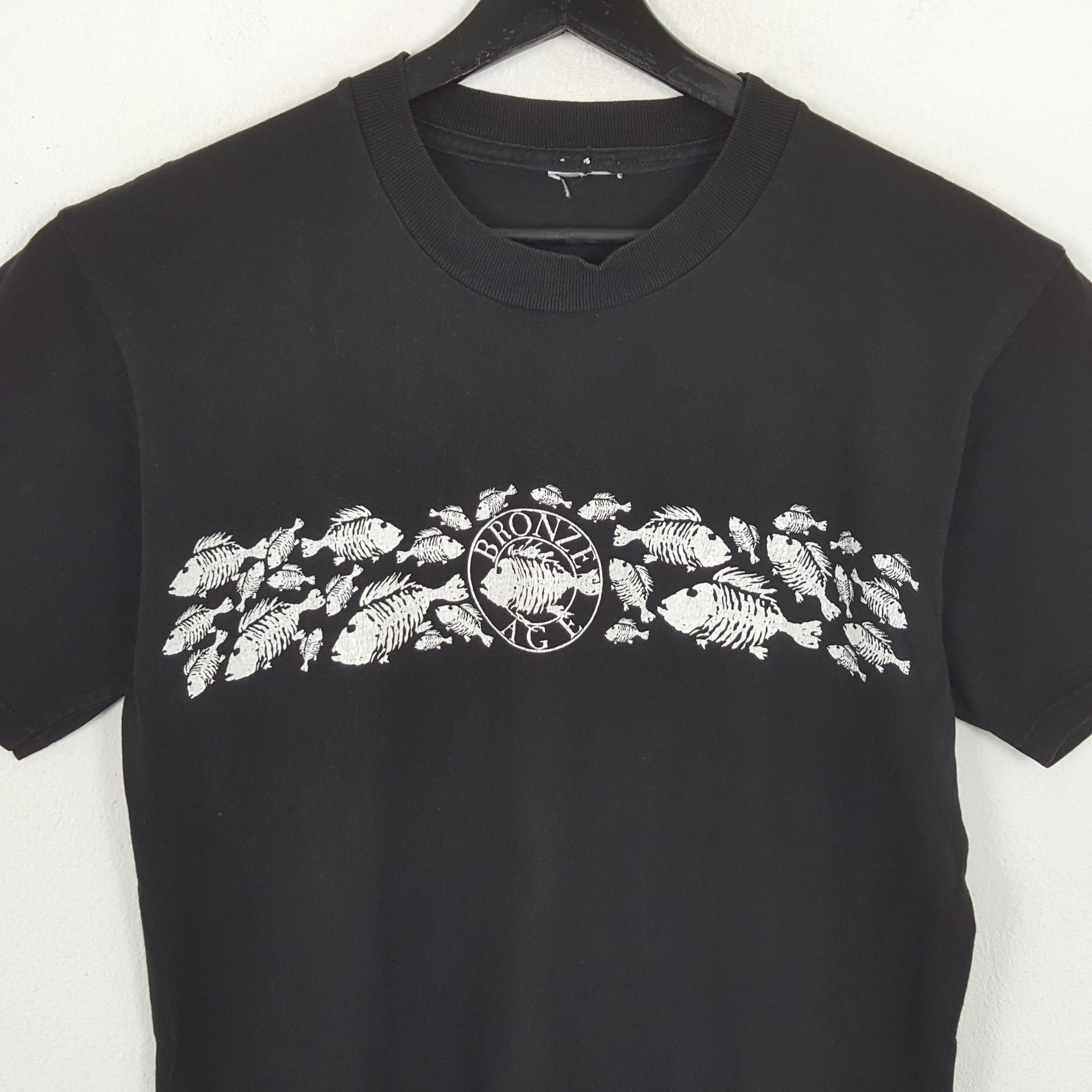 Vintage BRONZE AGE Surfing Style Streetwear Vintage Tshirt Size US M / EU 48-50 / 2 - 2 Thumbnail