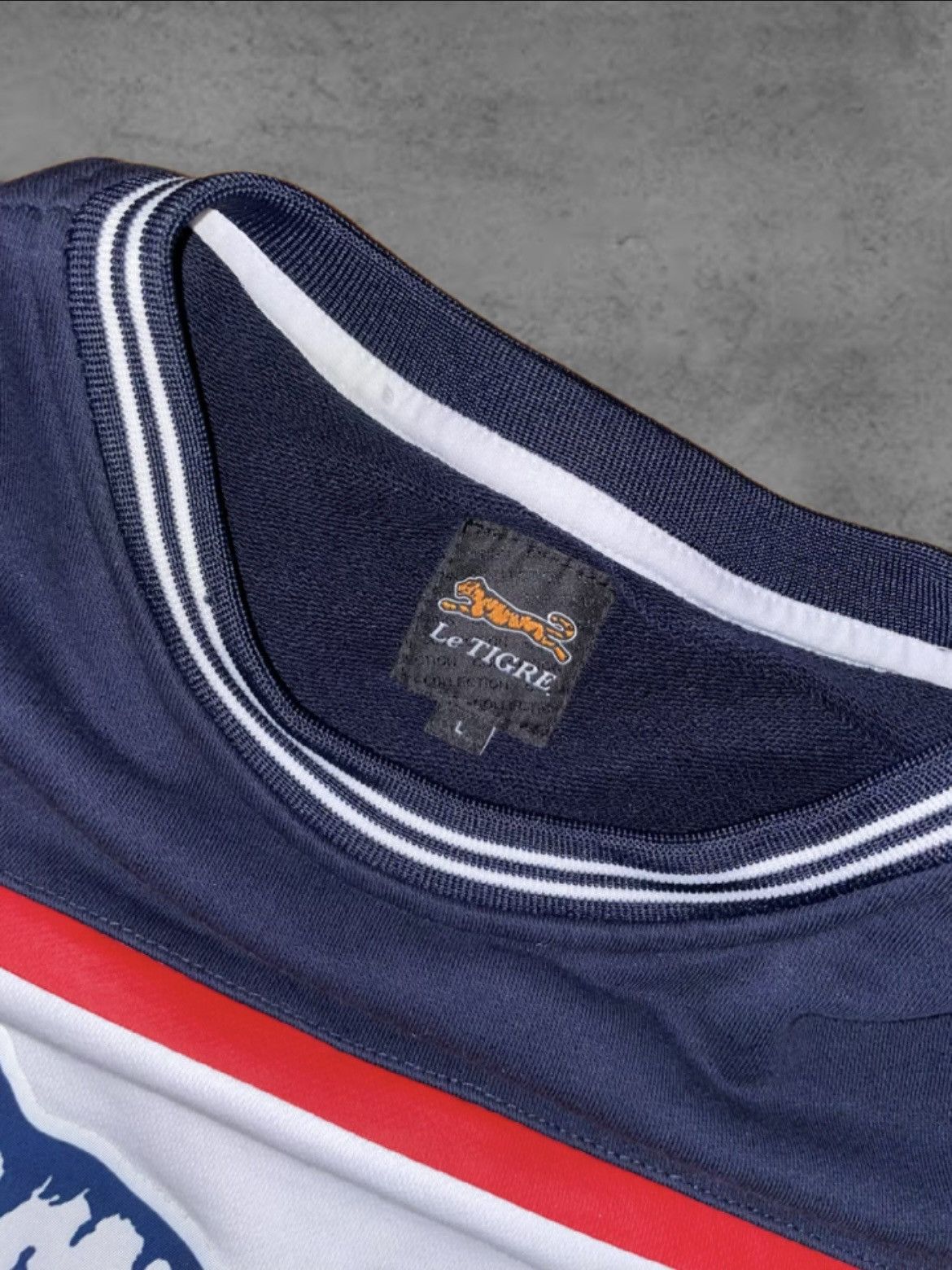 Le TIGRE Navy Le Tigre Graphic Sweatshirt Crewneck Size US L / EU 52-54 / 3 - 5 Thumbnail