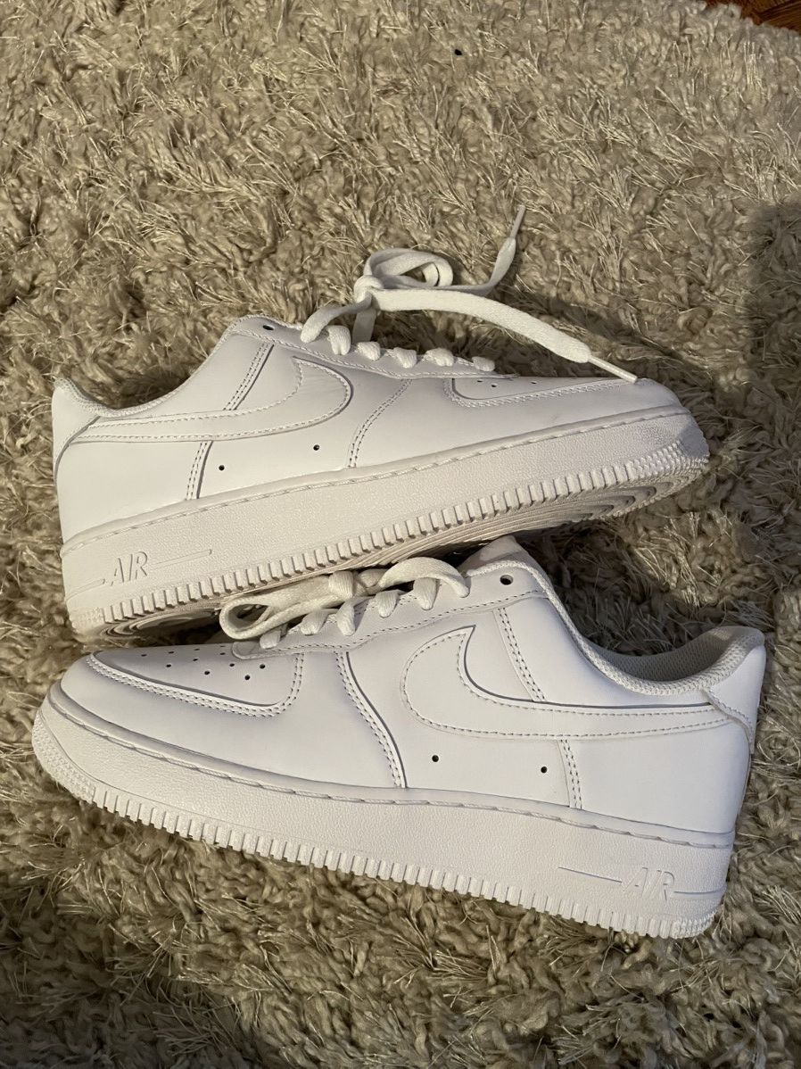 Nike Nike Air Force 1 WMNS Triple White Size US 8 / IT 38 - 2 Thumbnail