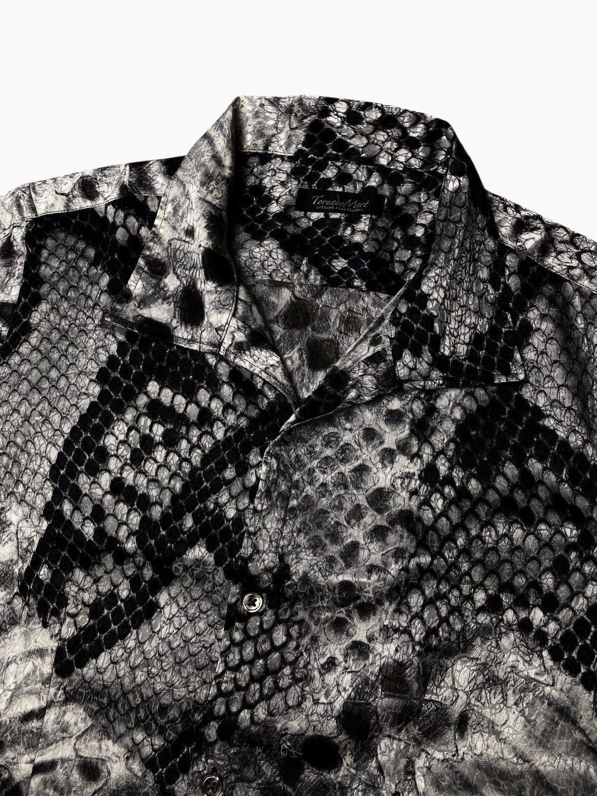 Tornado Mart 2000's Tornado Mart Monochrome Phyton Pattern Shirts Size US M / EU 48-50 / 2 - 2 Thumbnail