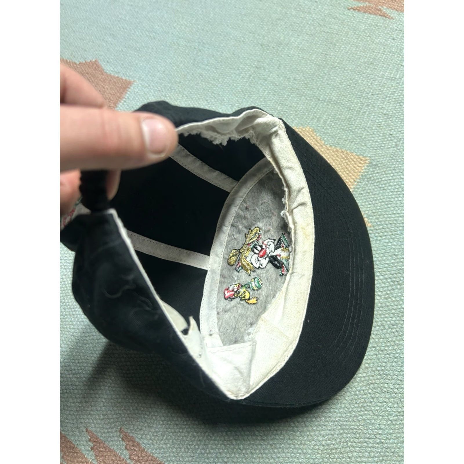 Vintage VINTAGE Looney Tunes 5 Panel Hat Cap Christmas Sylvester Tweety Adult OSFA Black Man Womens Boys Girls? Size ONE SIZE - 7 Thumbnail